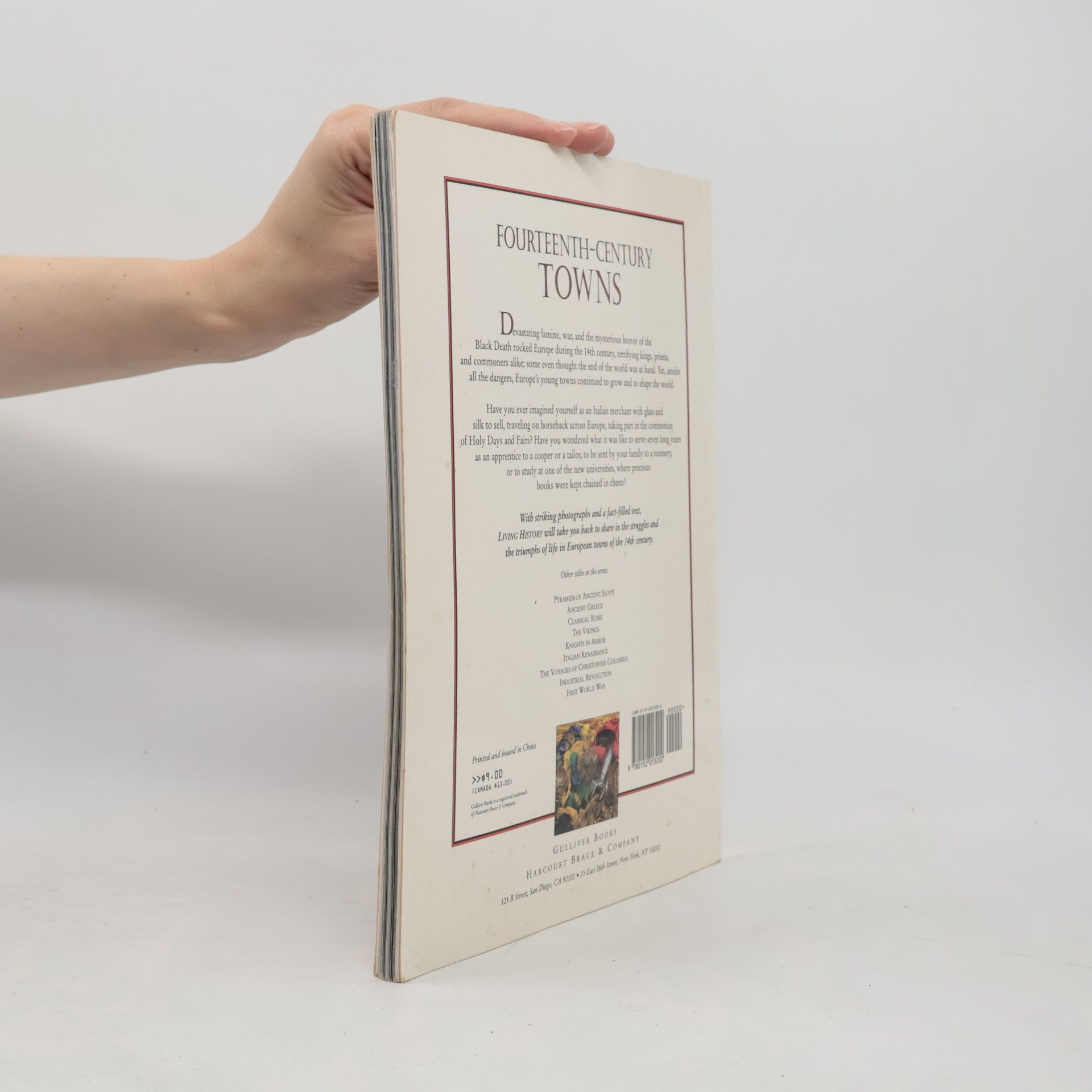 John D. Clare The Living History Series: Fourteenth-Century Towns