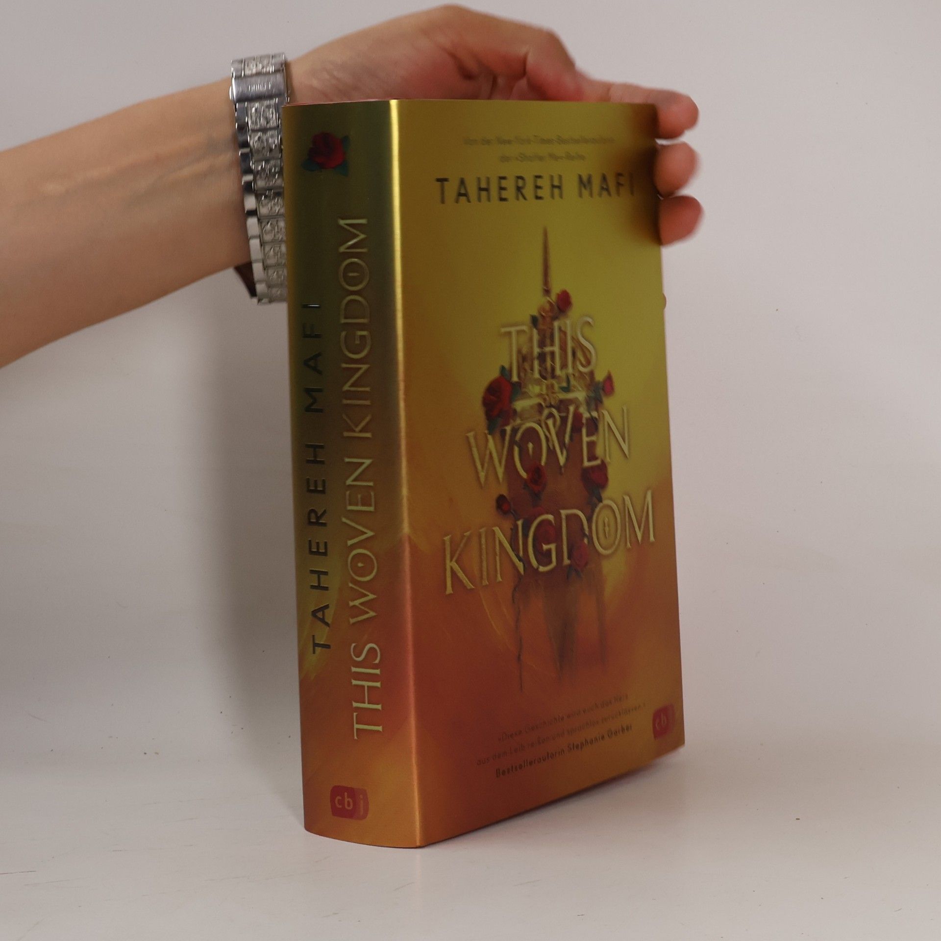 Tahereh Mafi This woven kingdom