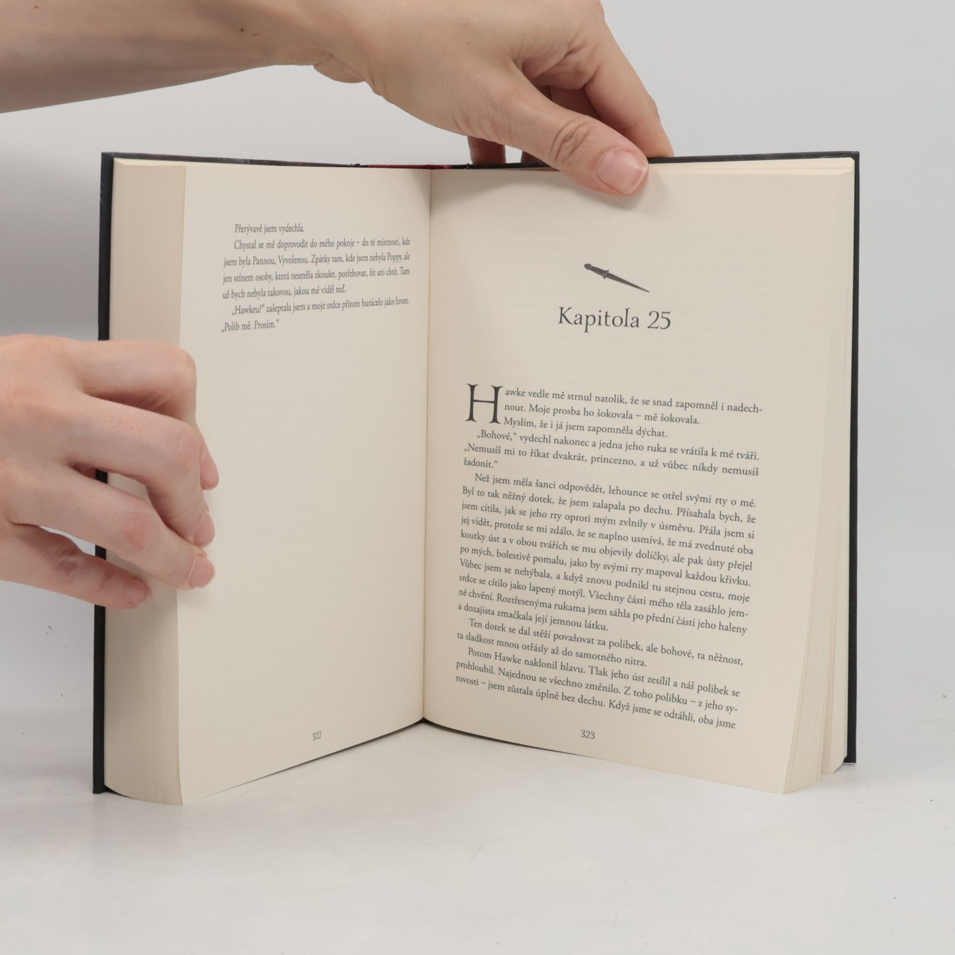 Jennifer L. Armentrout Z krve a popela