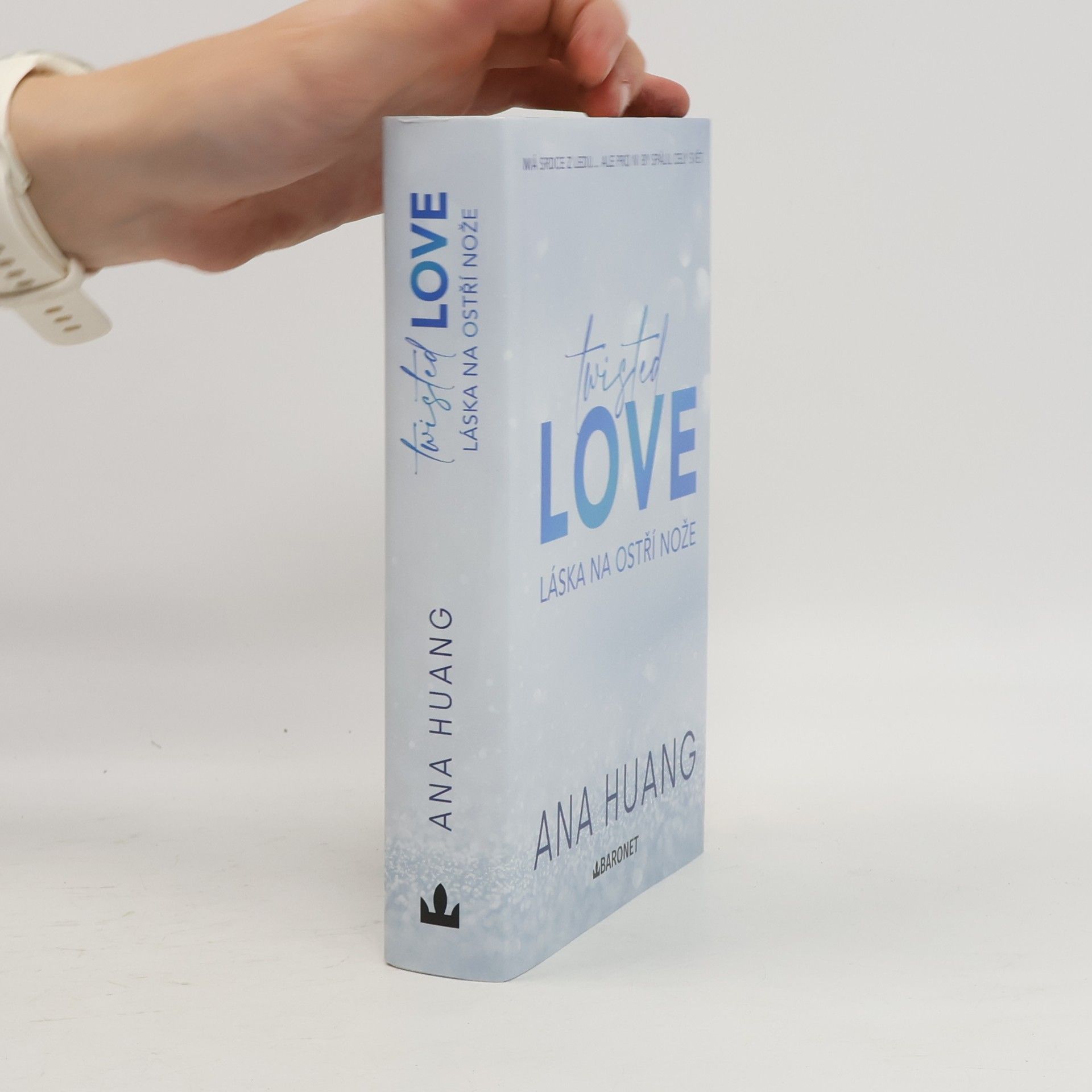 Ana Huang Twisted love. Láska na ostří nože