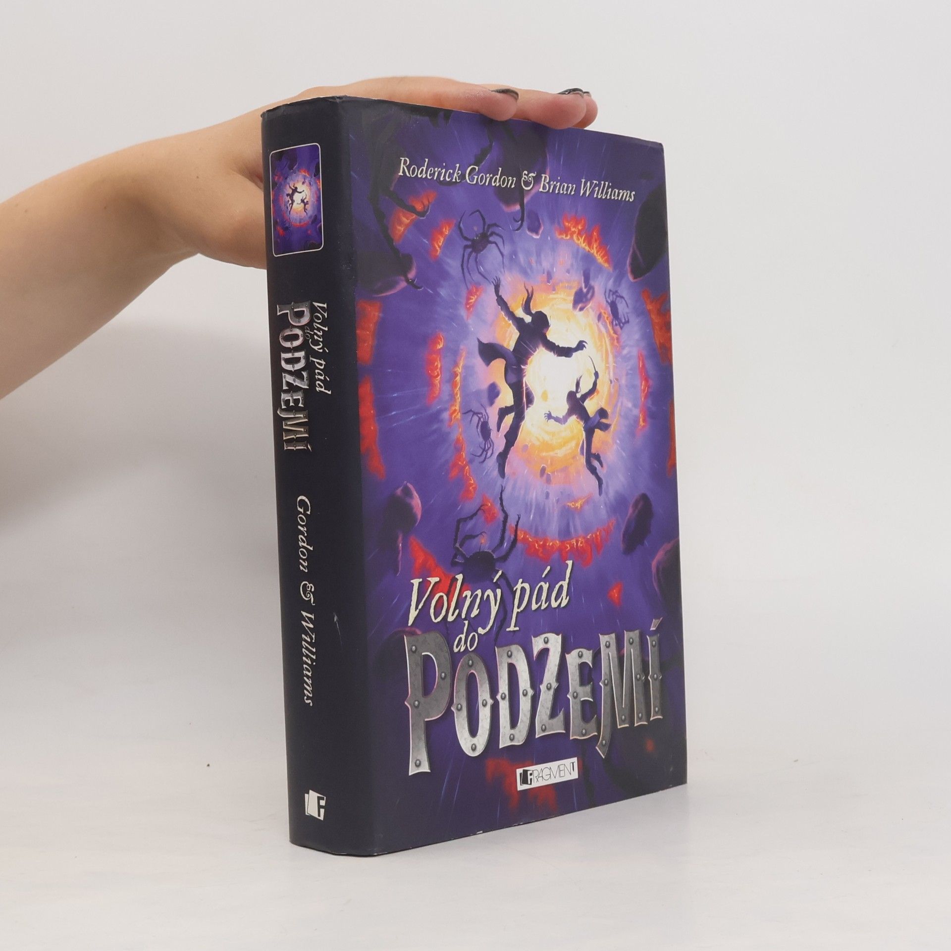 Roderick Gordon Volný pád do Podzemí