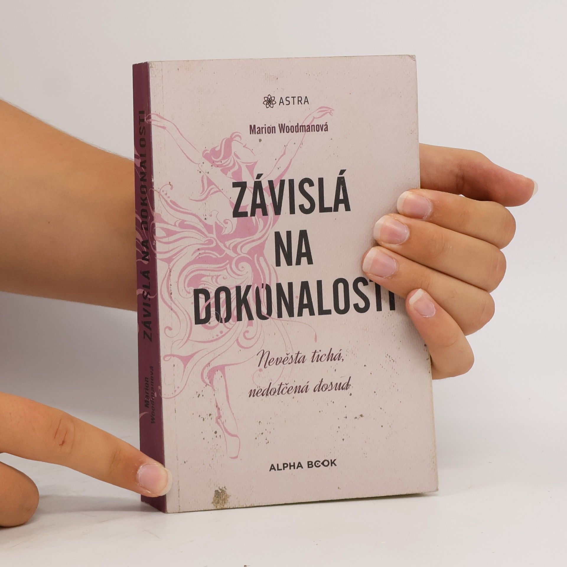 Kristýna Kučerová Závislá na dokonalosti. Nevěsta tichá, nedotčená dosud