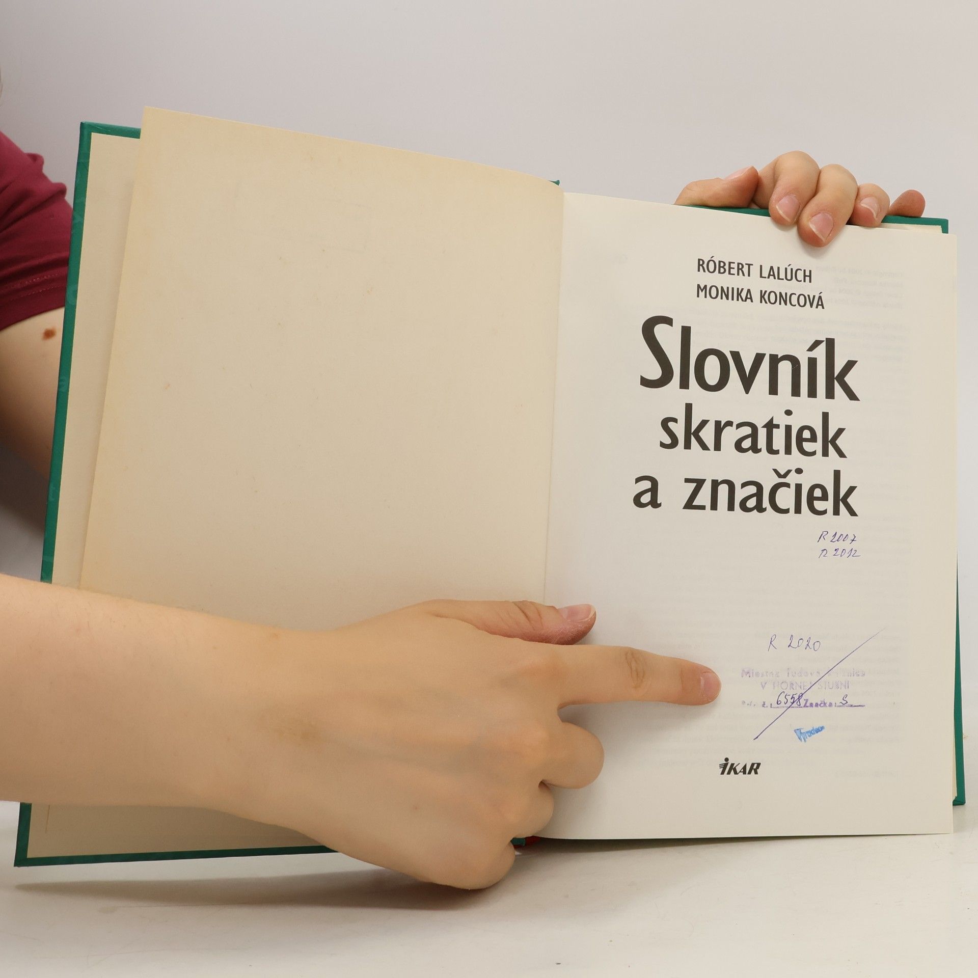 Róbert Lalúch Slovník skratiek a značiek