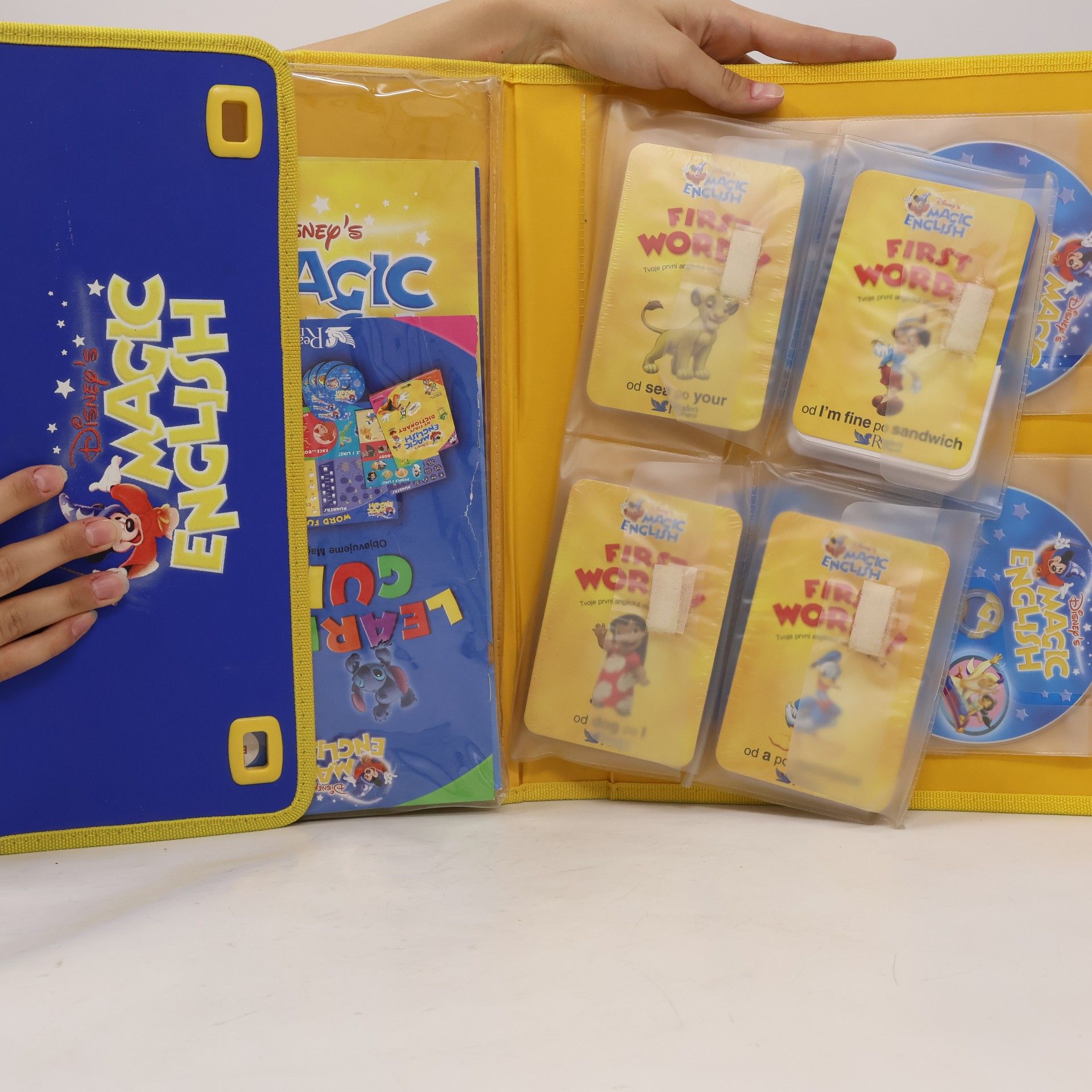 Collectif d'auteurs Disney's magic English: My first dictionary