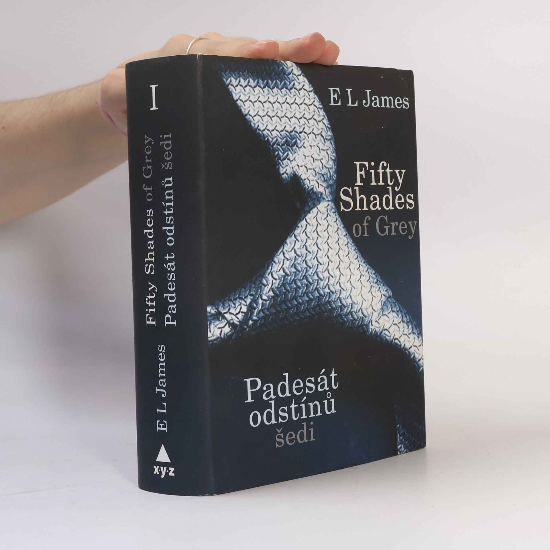 E. L. James Padesát odstínů šedi