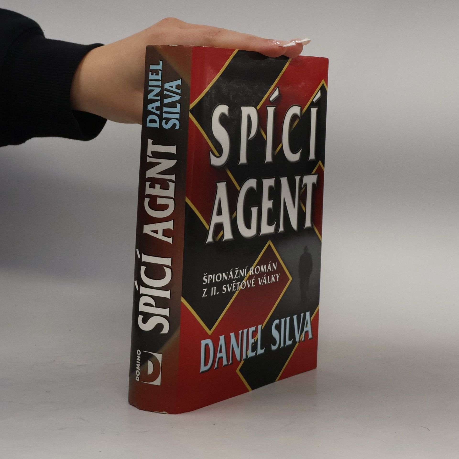 Daniel Silva Spící agent