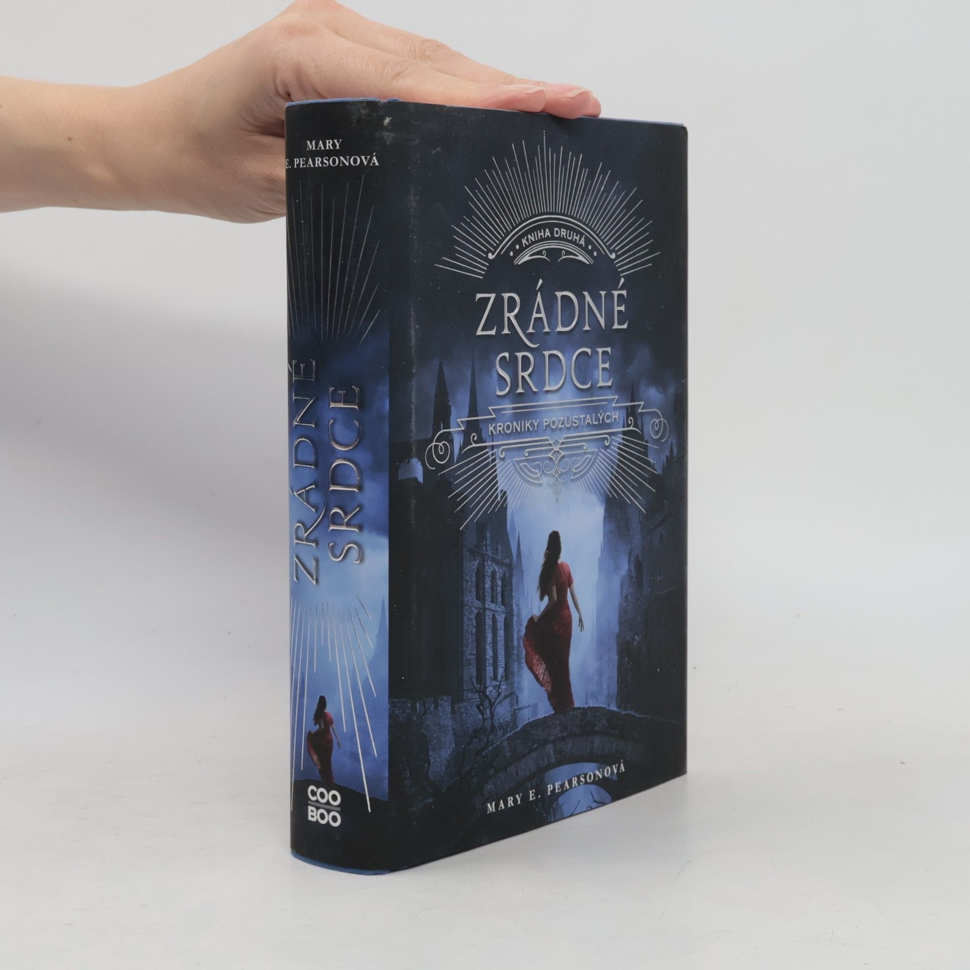 Mary E. Pearsonová Kroniky pozůstalých: Zrádné srdce. Kniha druhá