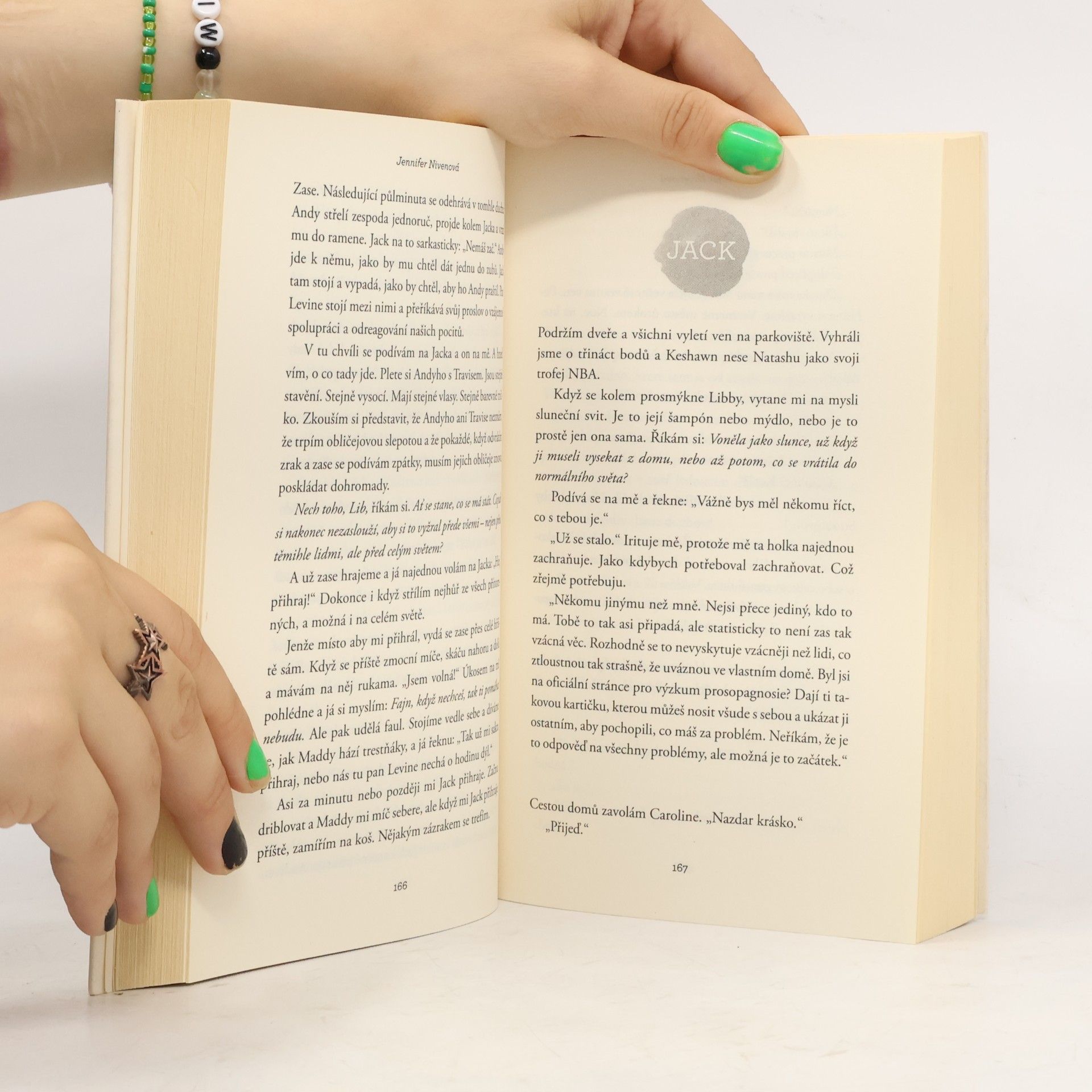 Jennifer Niven Tíha vesmíru