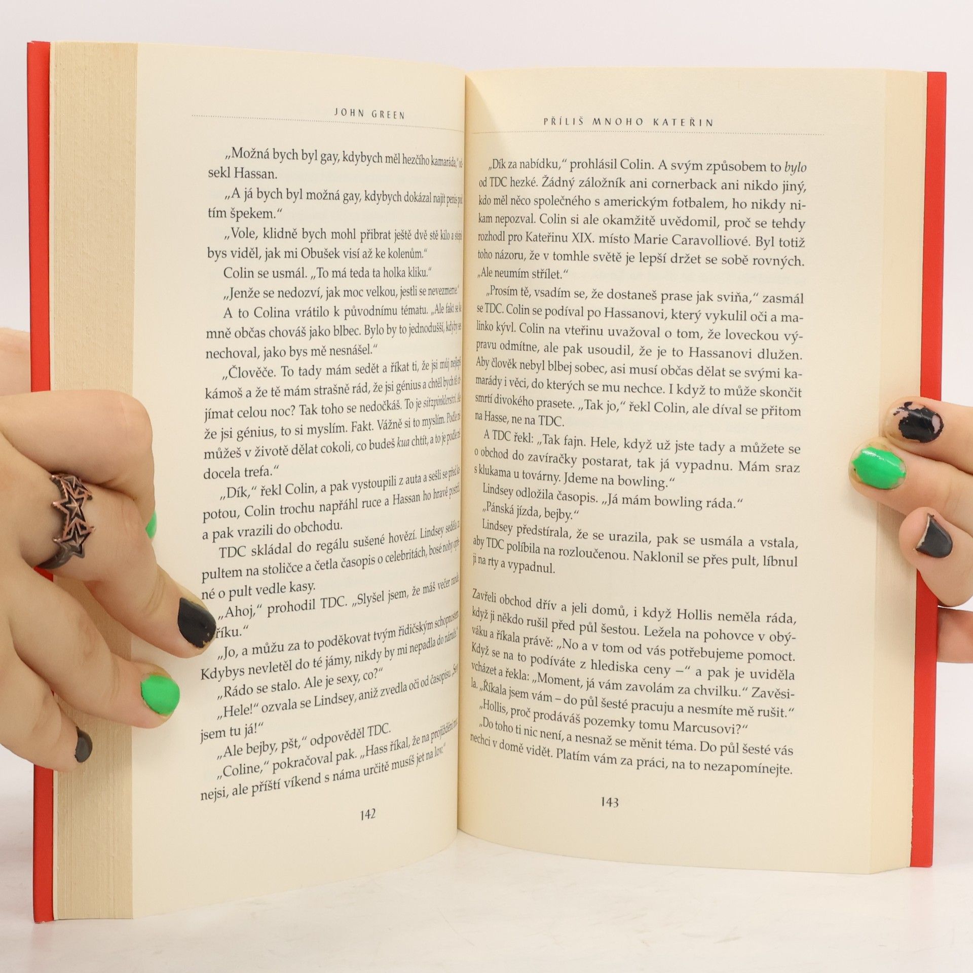 John Green Příliš mnoho Kateřin