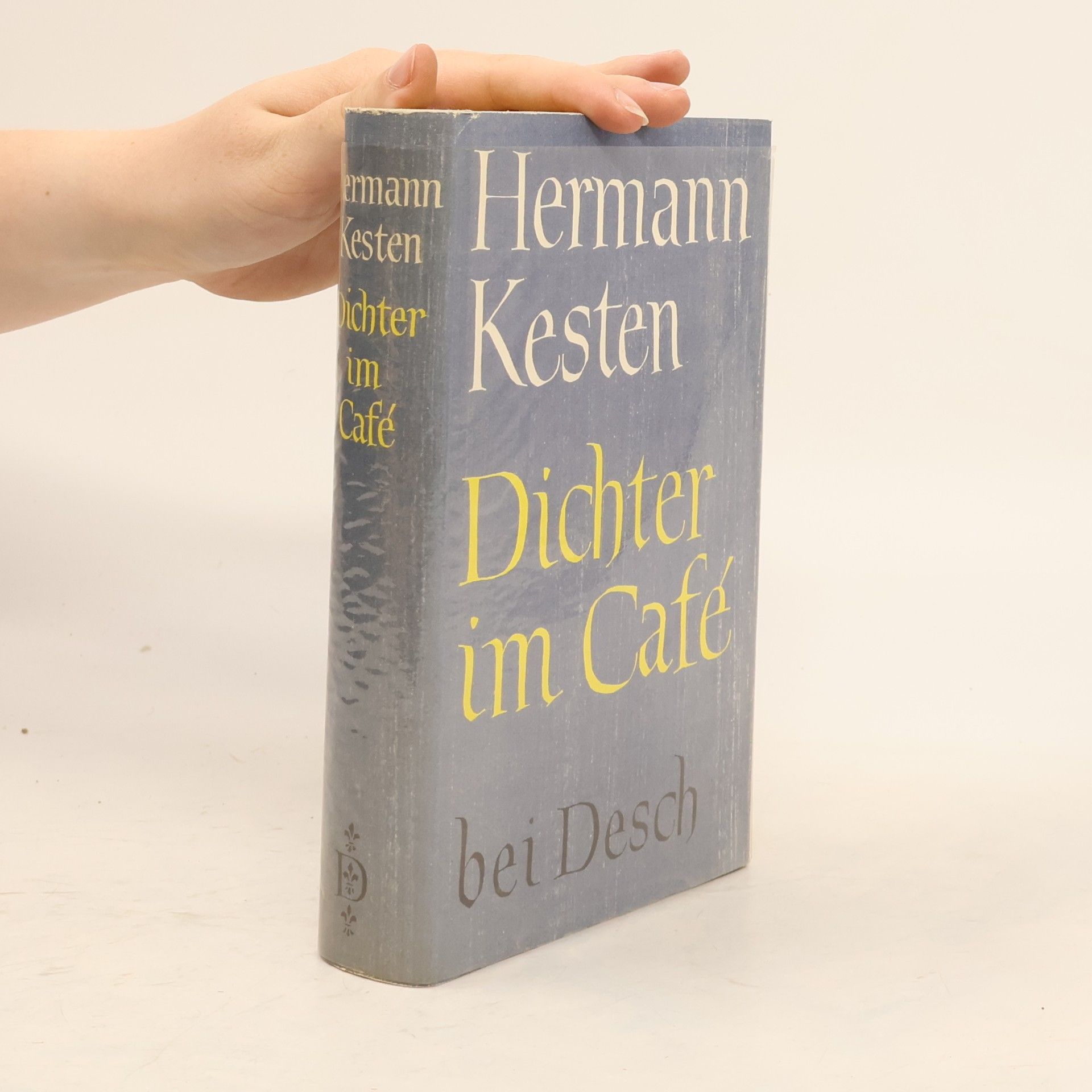 Dichter im Café