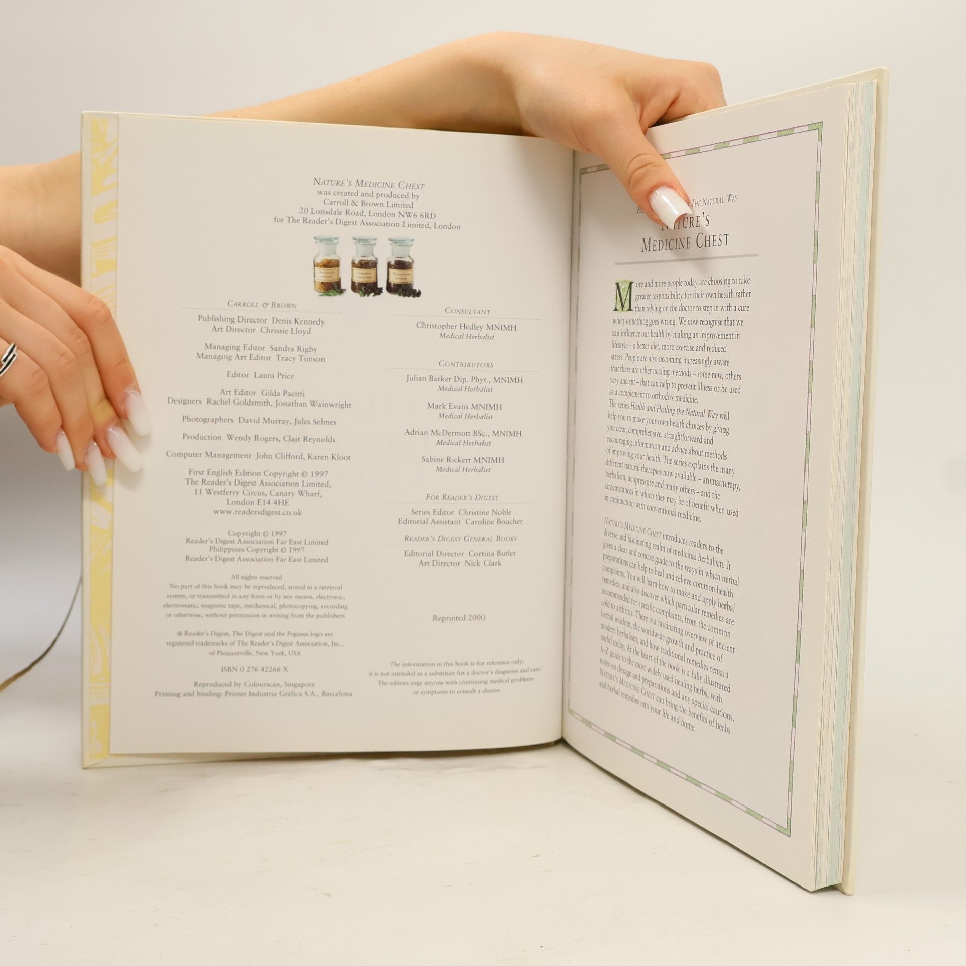 Reader's Digest Association Health & Healing: The Natural Way: Nature's Medicine Chest