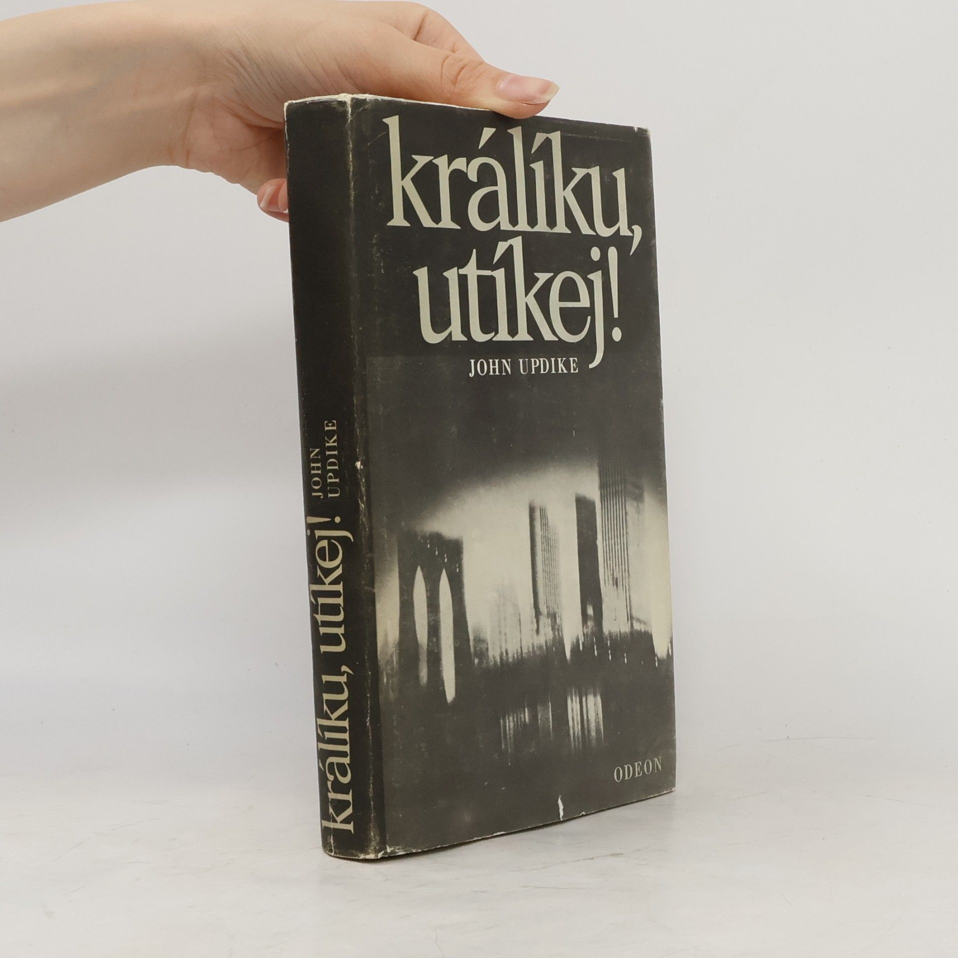 Králíku, utíkej!