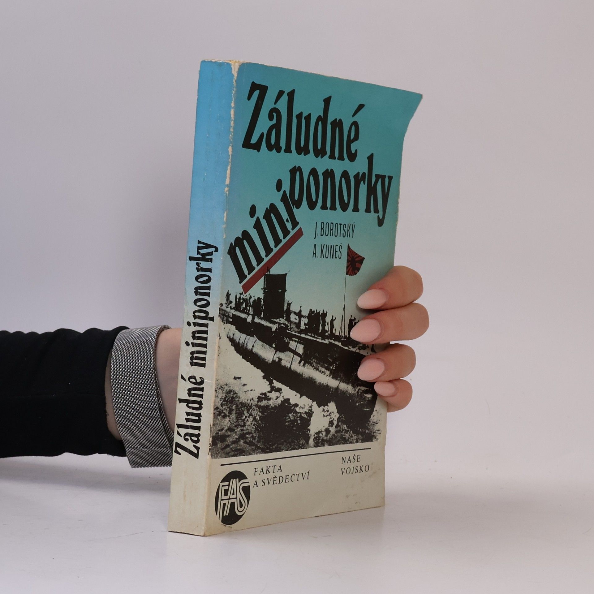 Alexandr Kuneš Záludné miniponorky