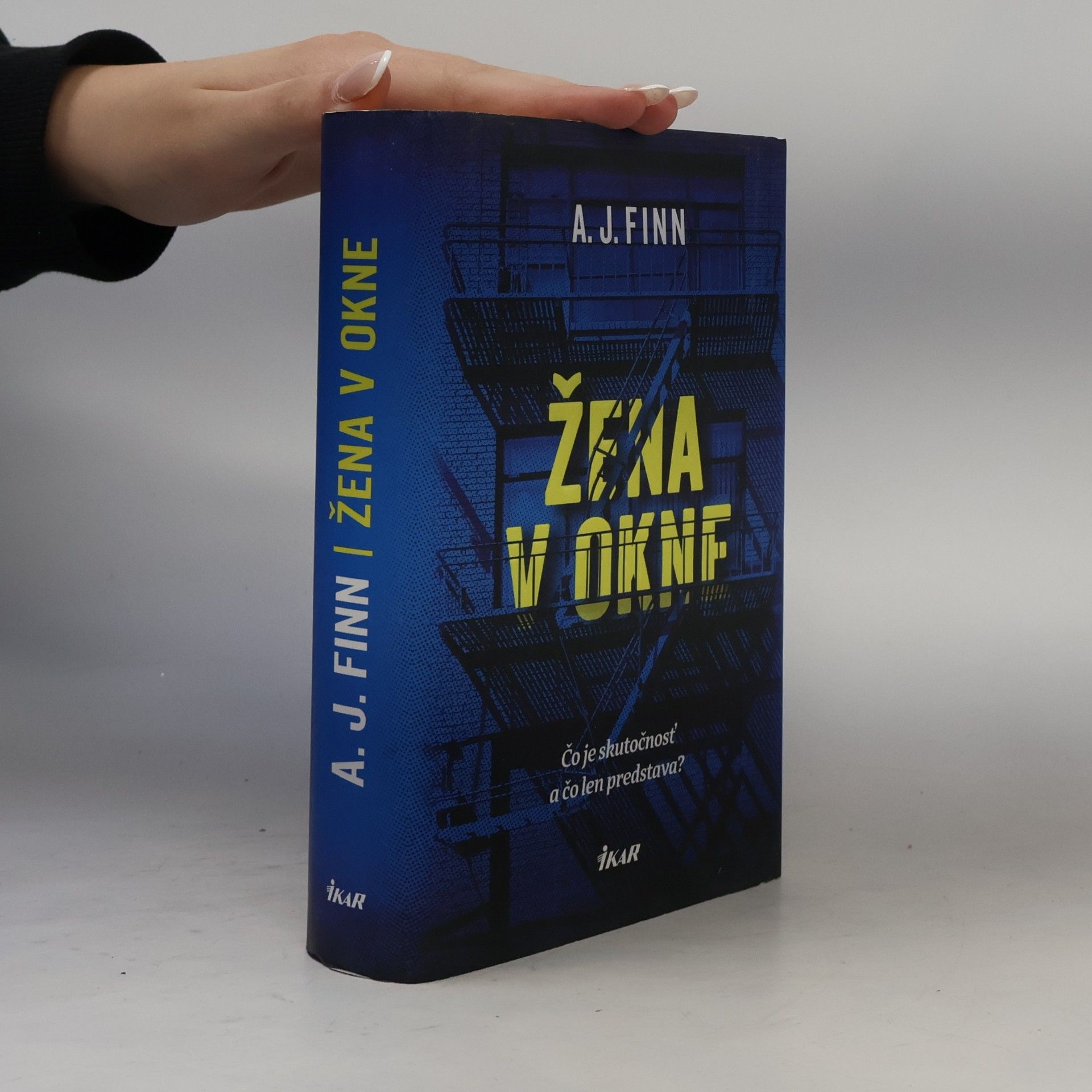 A. J. Finn Žena v okne