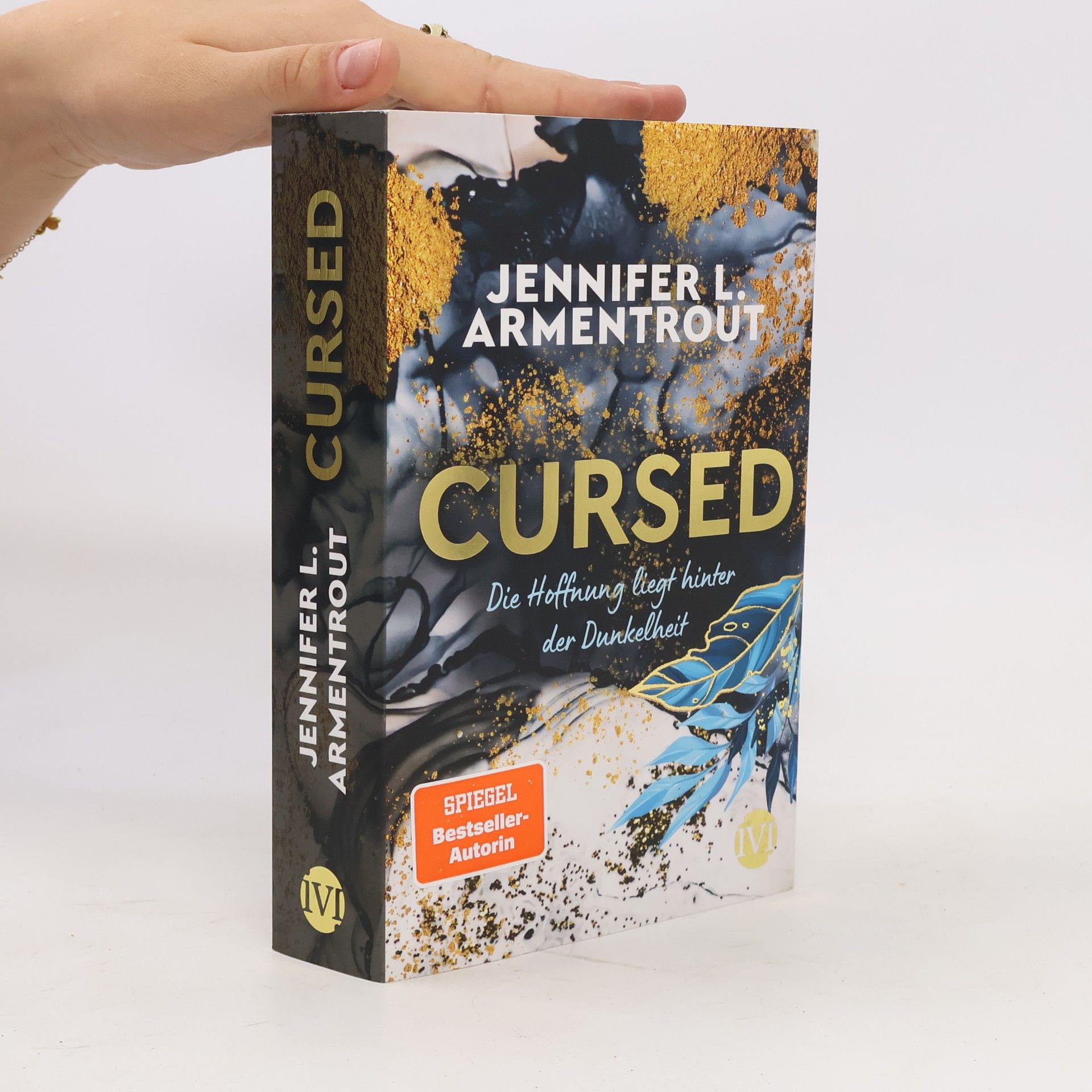 Jennifer L. Armentrout Cursed. Die Hoffnung liegt hinter der Dunkelheit
