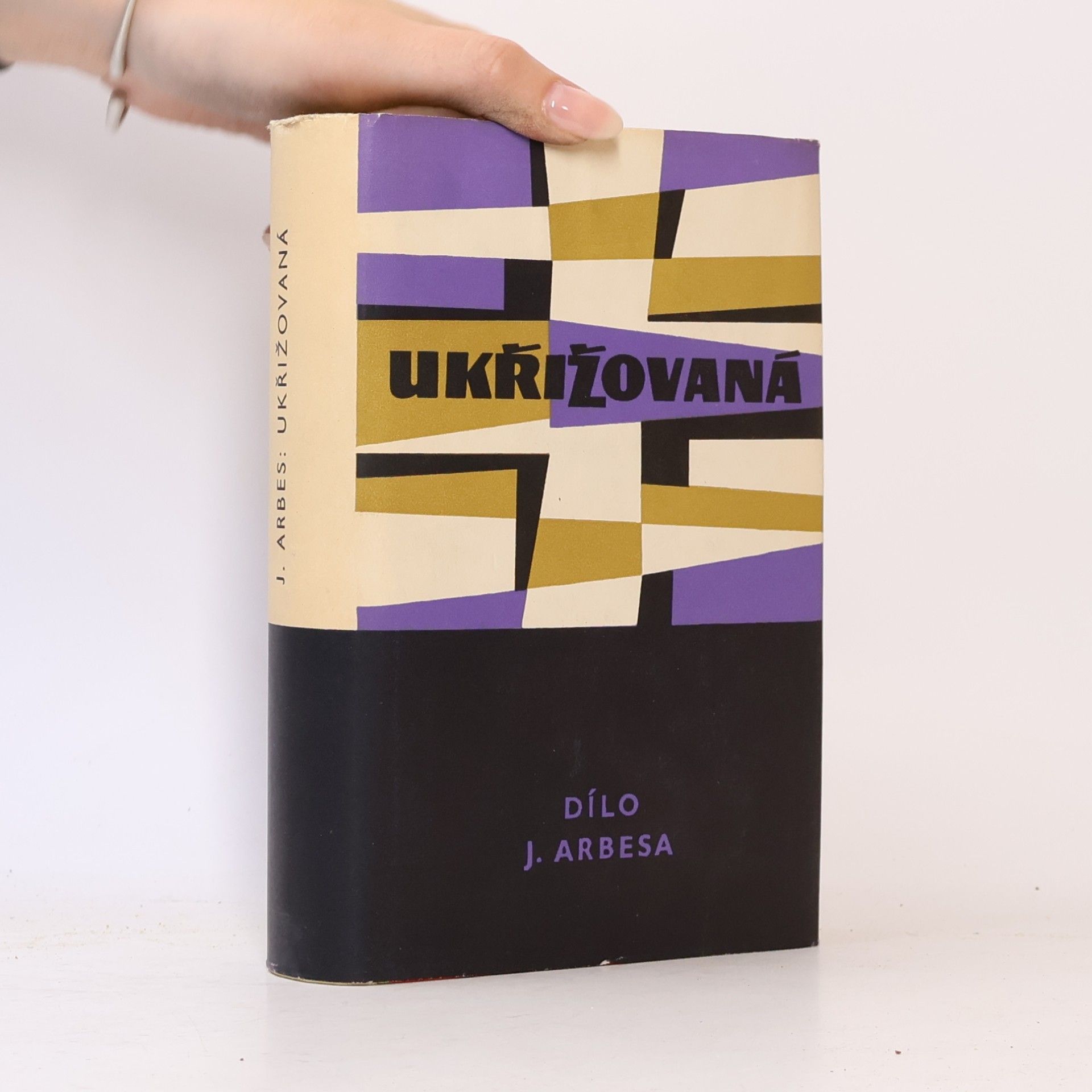 Jakub Arbes Ukřižovaná