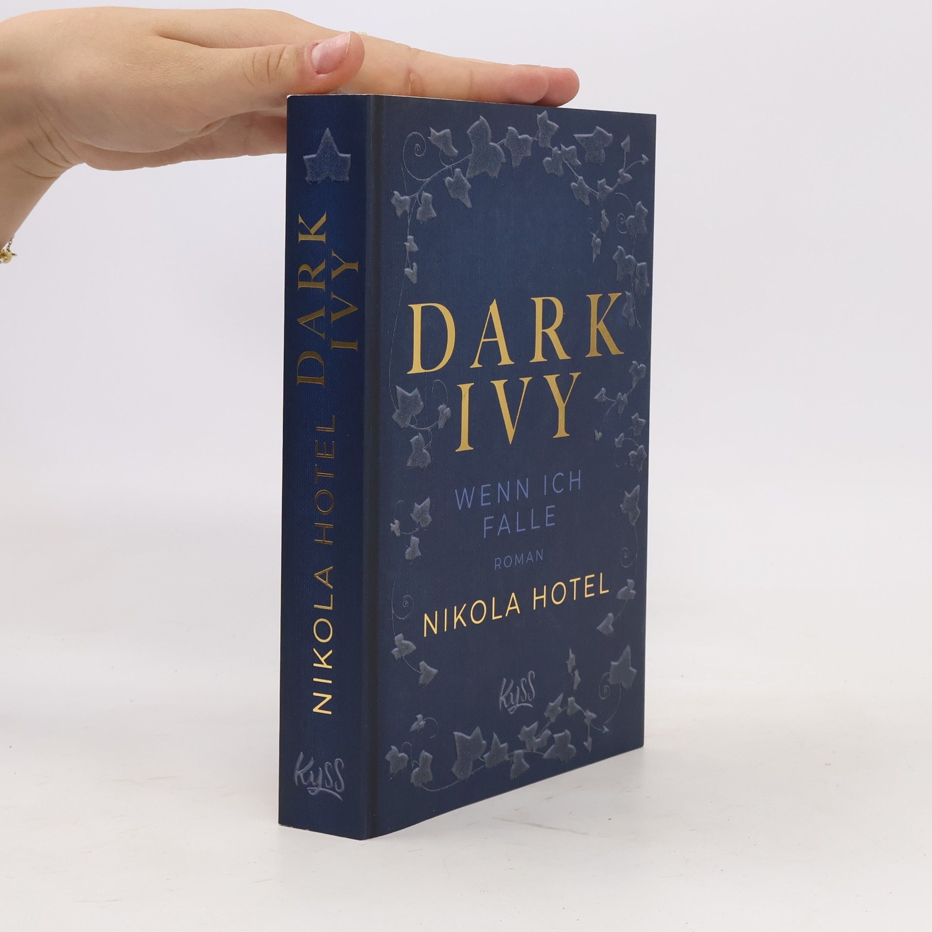 Nikola Hotel Dark Ivy - Wenn ich falle