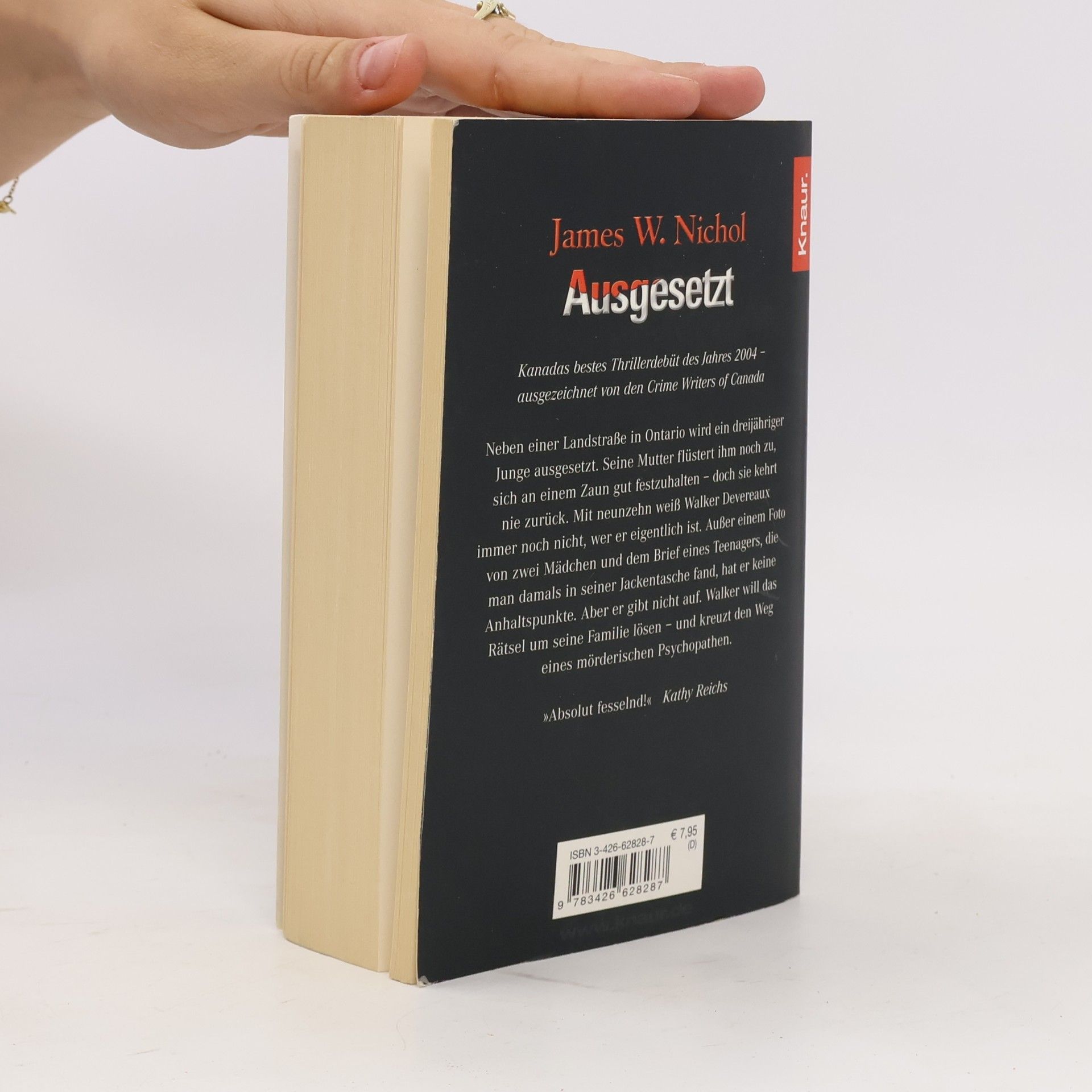 James W. Nichol Ausgesetzt