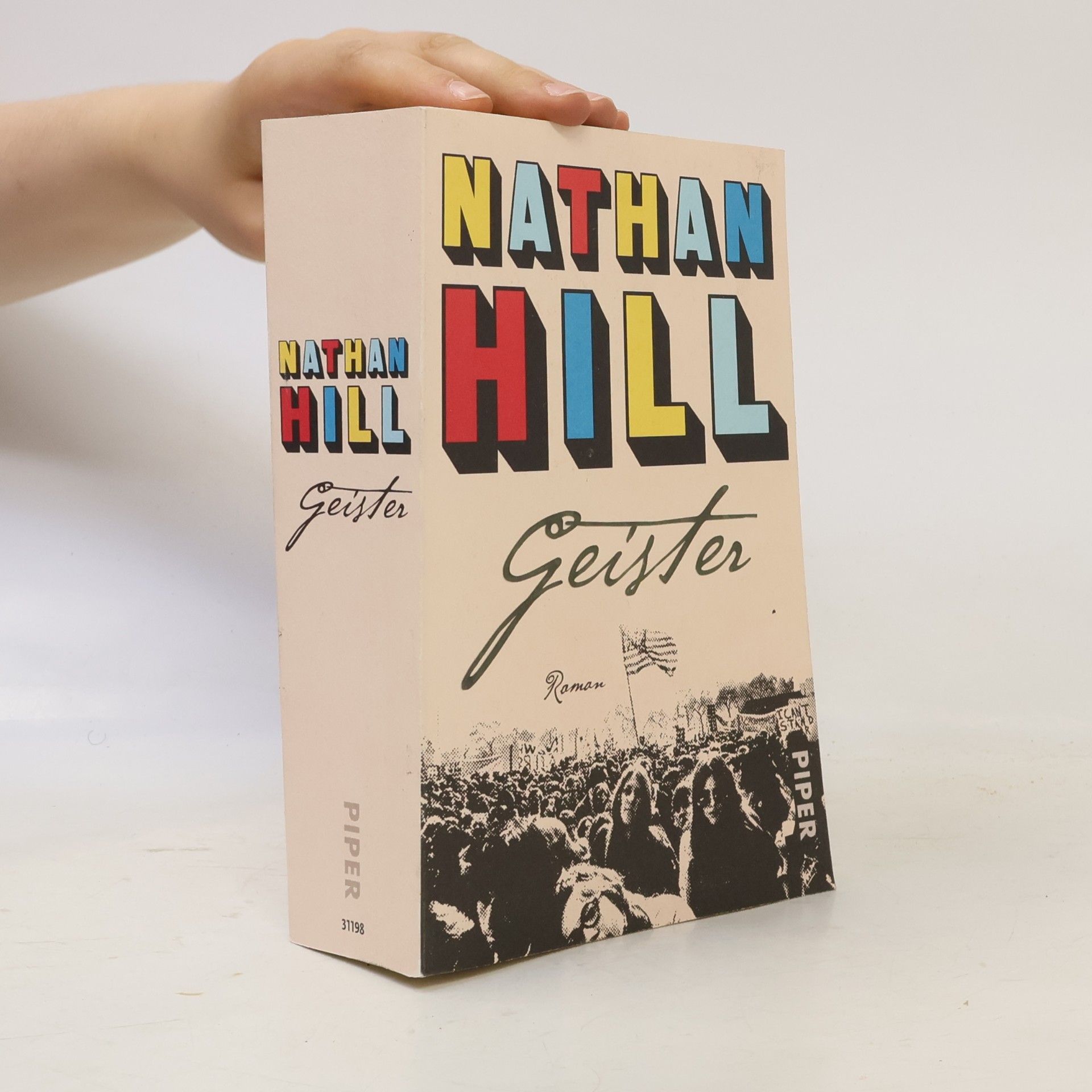 Nathan Hill Geister