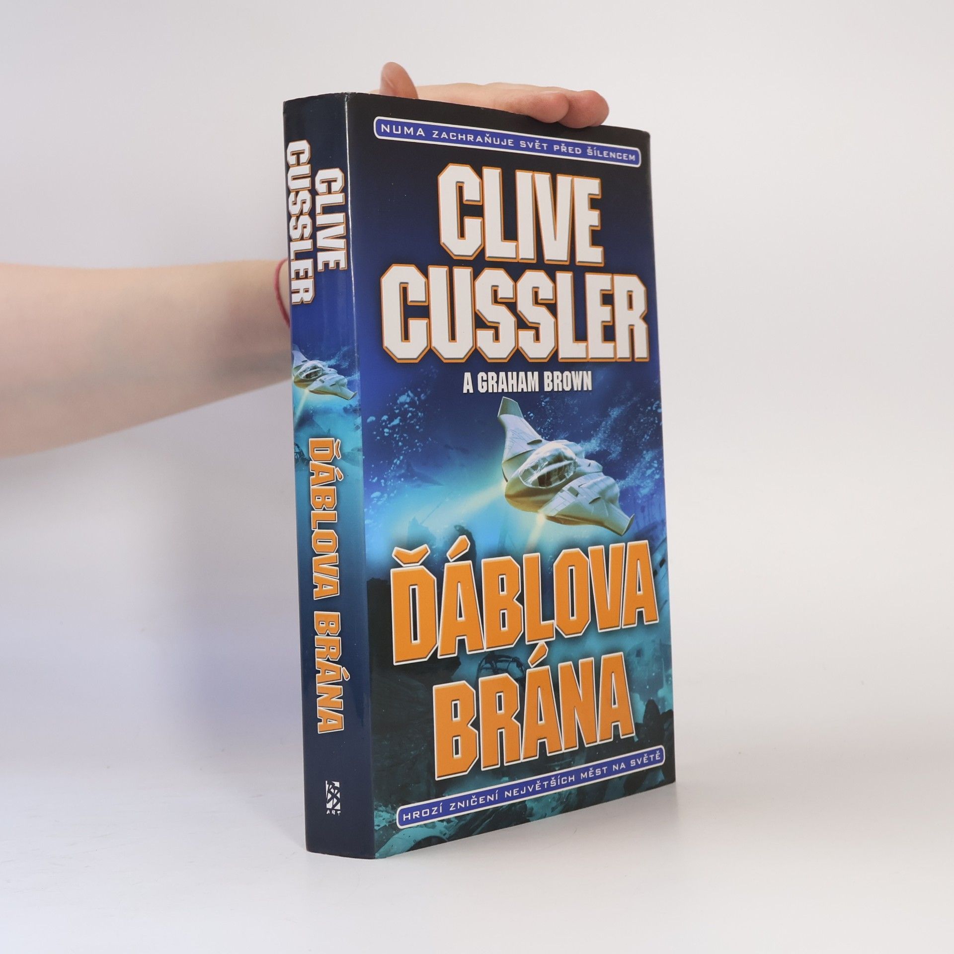 Clive Cussler Ďáblova brána: Román z řady Akta Numa