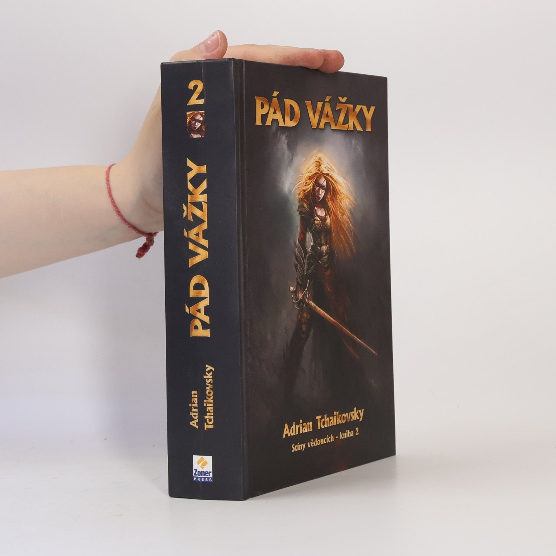 Adrian Tchaikovsky Stíny vědoucích. Kniha druhá, Pád vážky