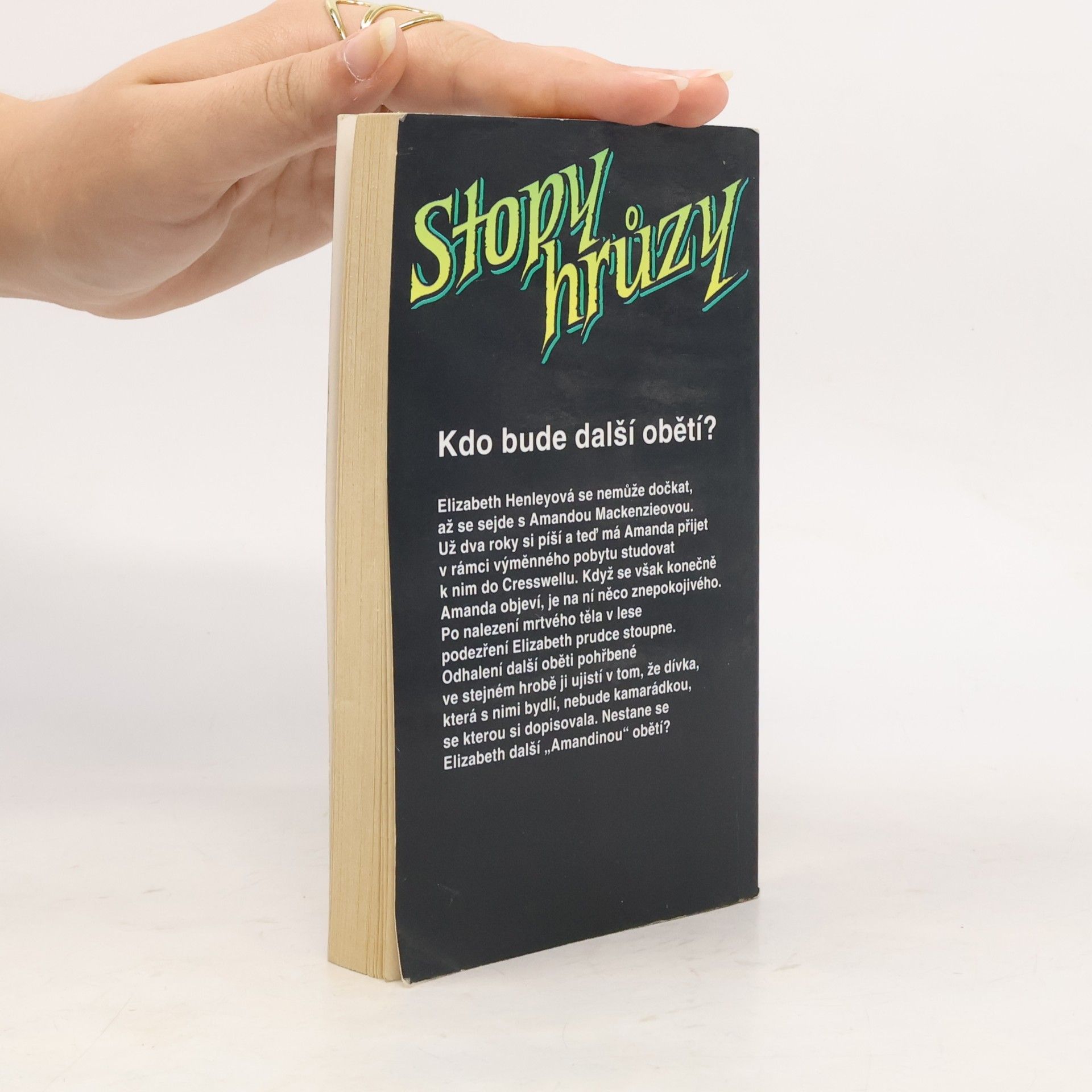 James D. MacDonald Stopy hrůzy 25. Pod maskou nevinnosti