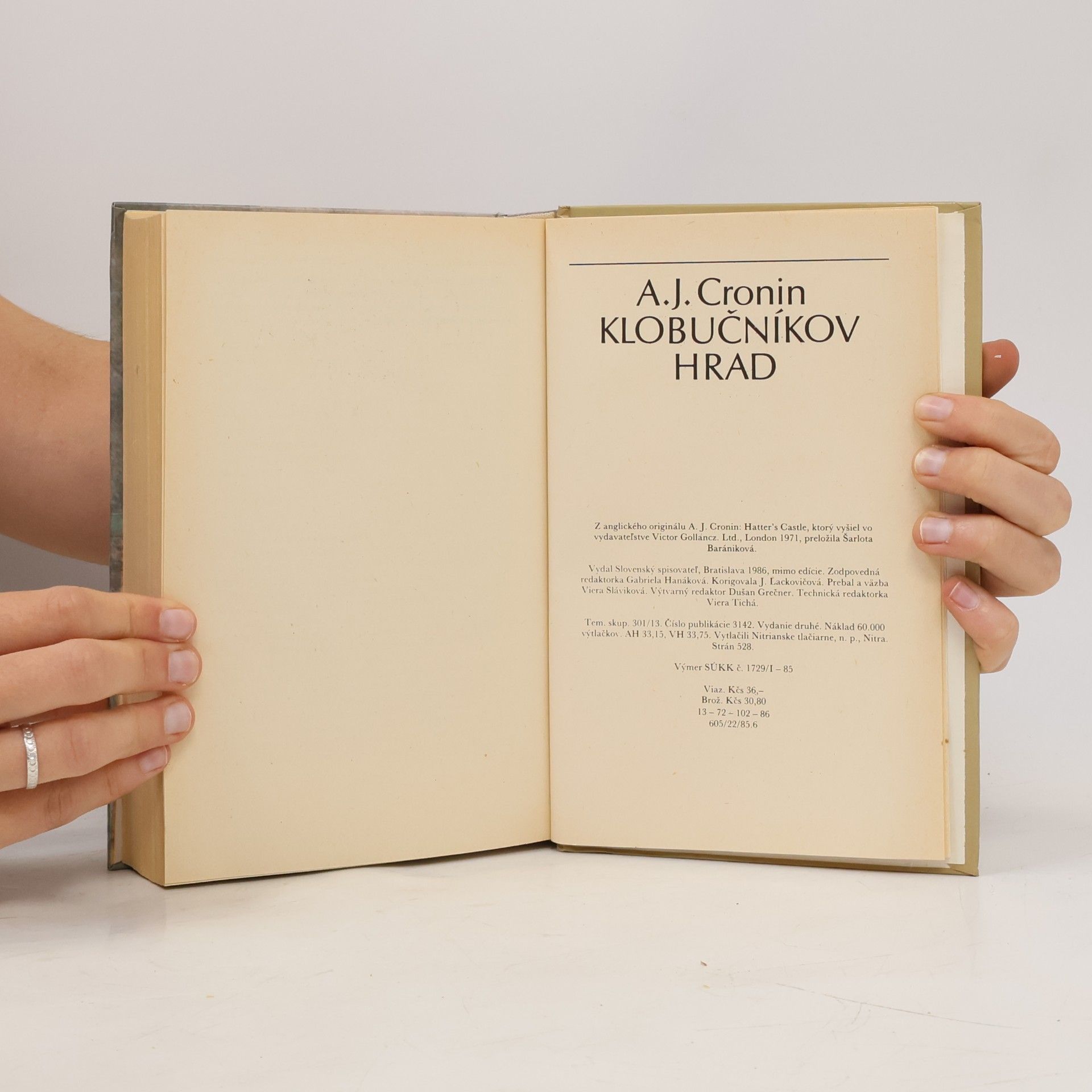 A. J. Cronin Klobučníkov hrad