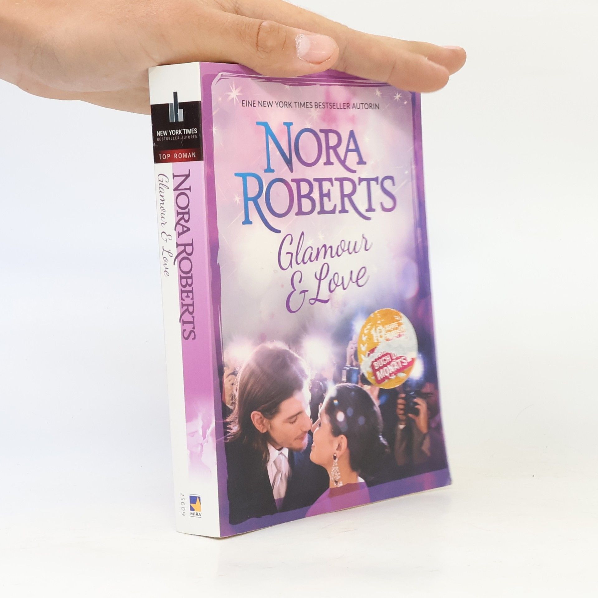 Nora Roberts Glamour & Love