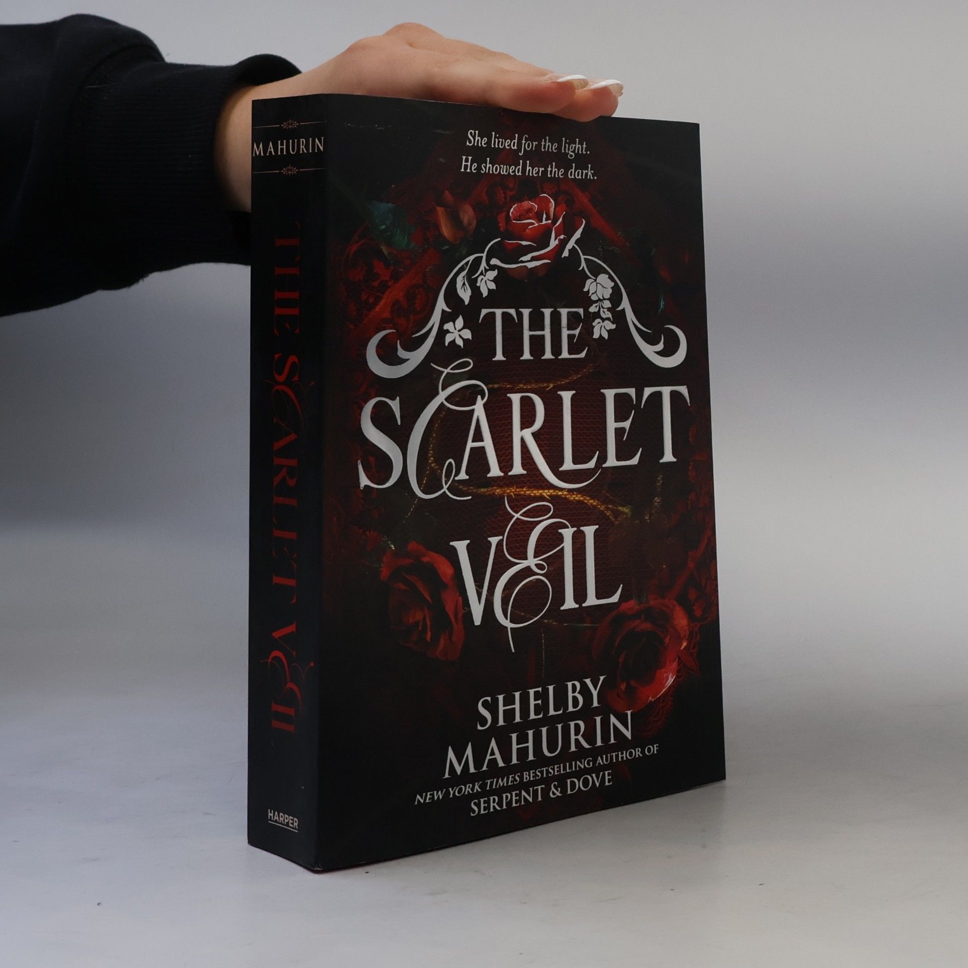 Shelby Mahurin The Scarlet Veil