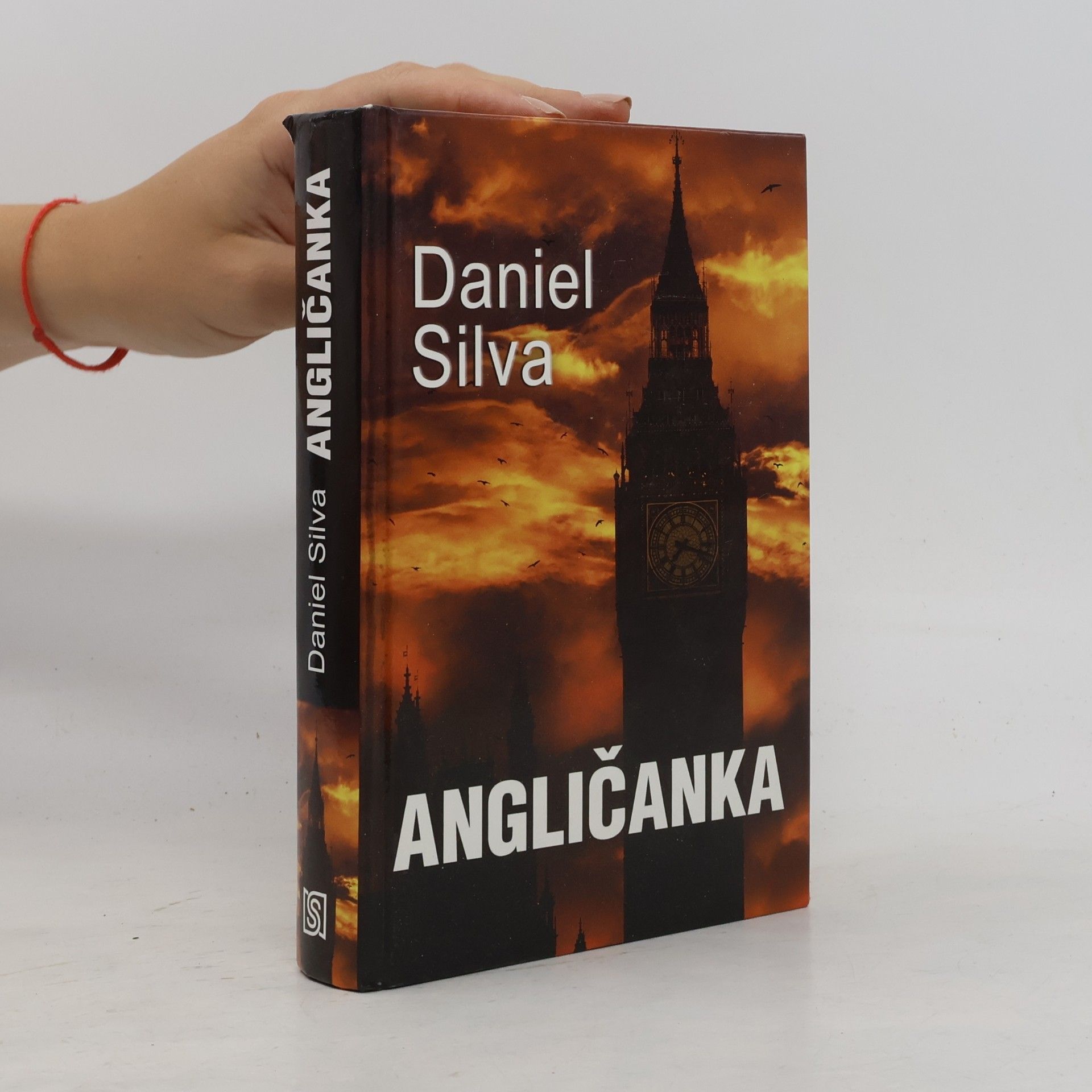 Daniel Silva Angličanka