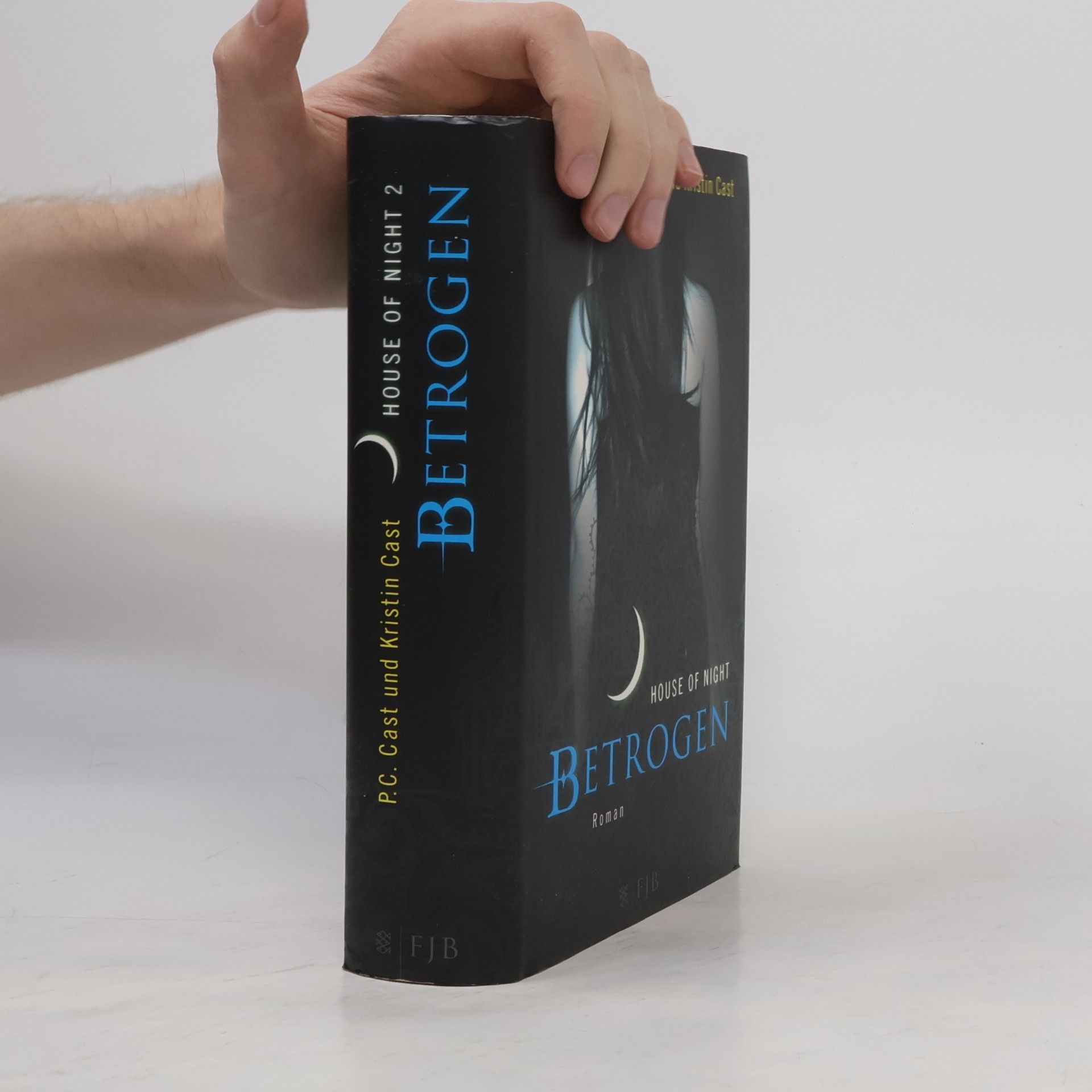 Phyllis Christine Cast House of Night 2. Betrogen