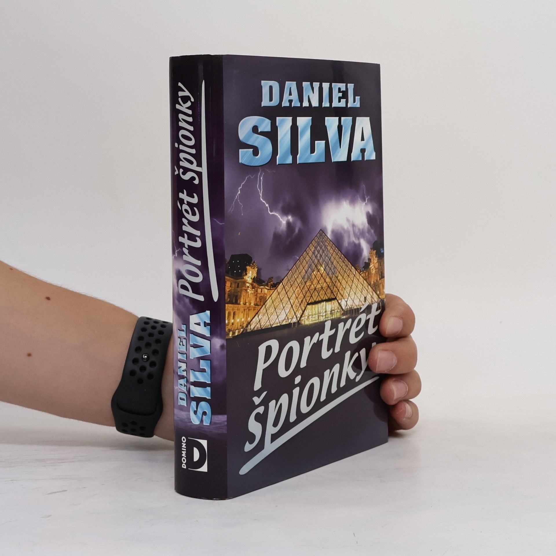 Daniel Silva Portrét špionky