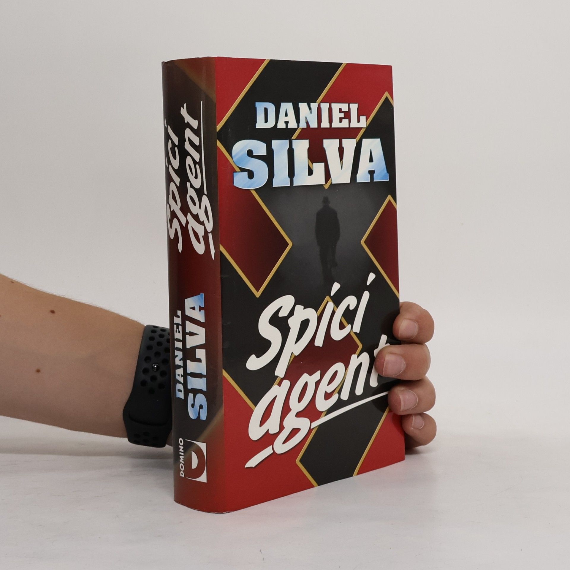 Daniel Silva Spící agent