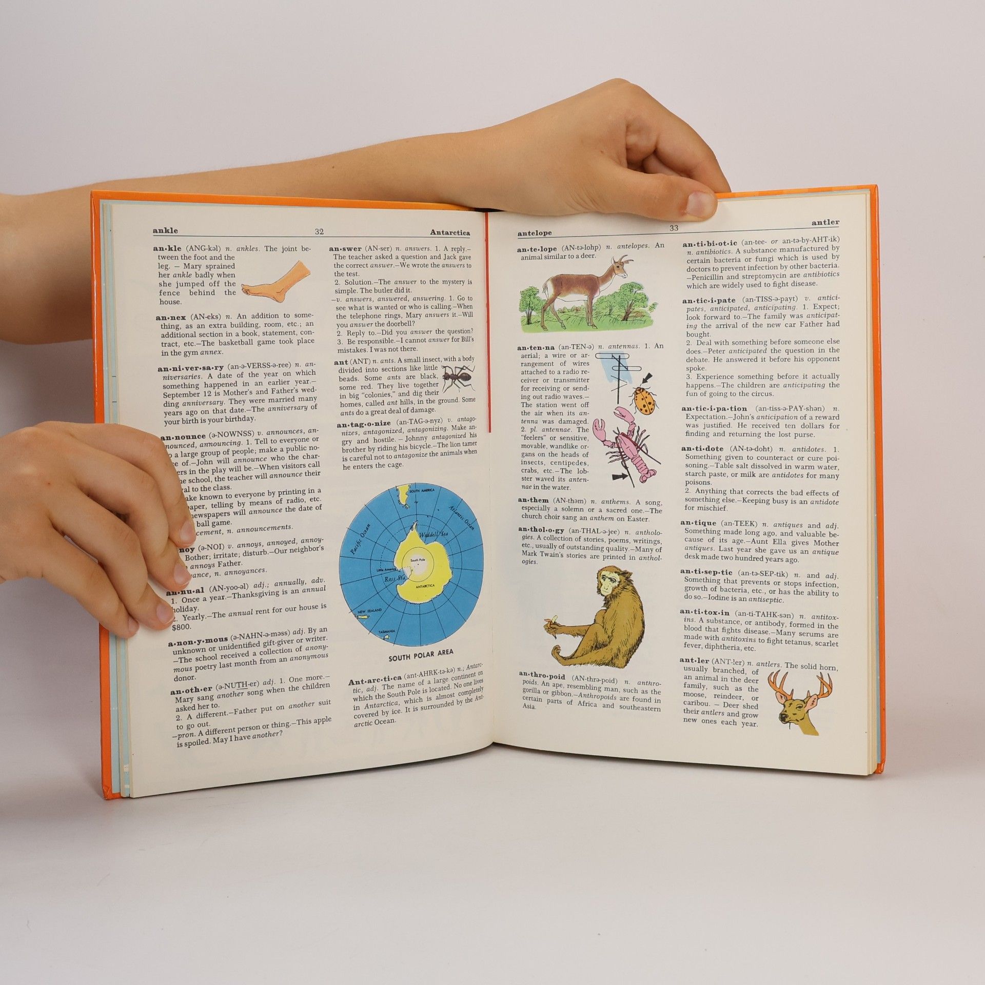 Stuart A. Courtis The Golden Book Illustrated Dictionary 1. A-Ch