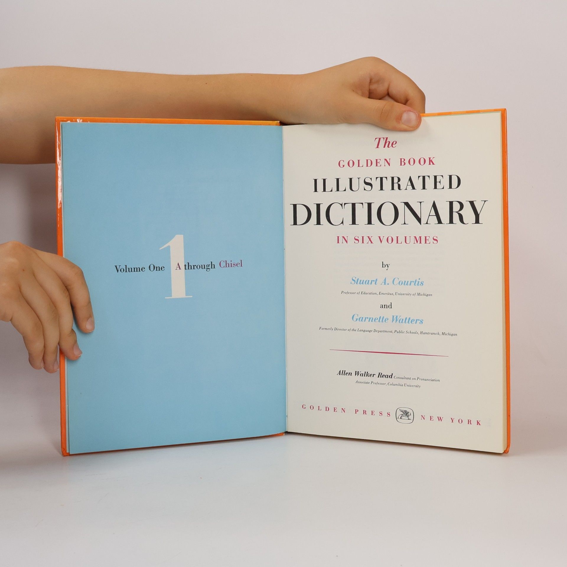 Stuart A. Courtis The Golden Book Illustrated Dictionary 1. A-Ch