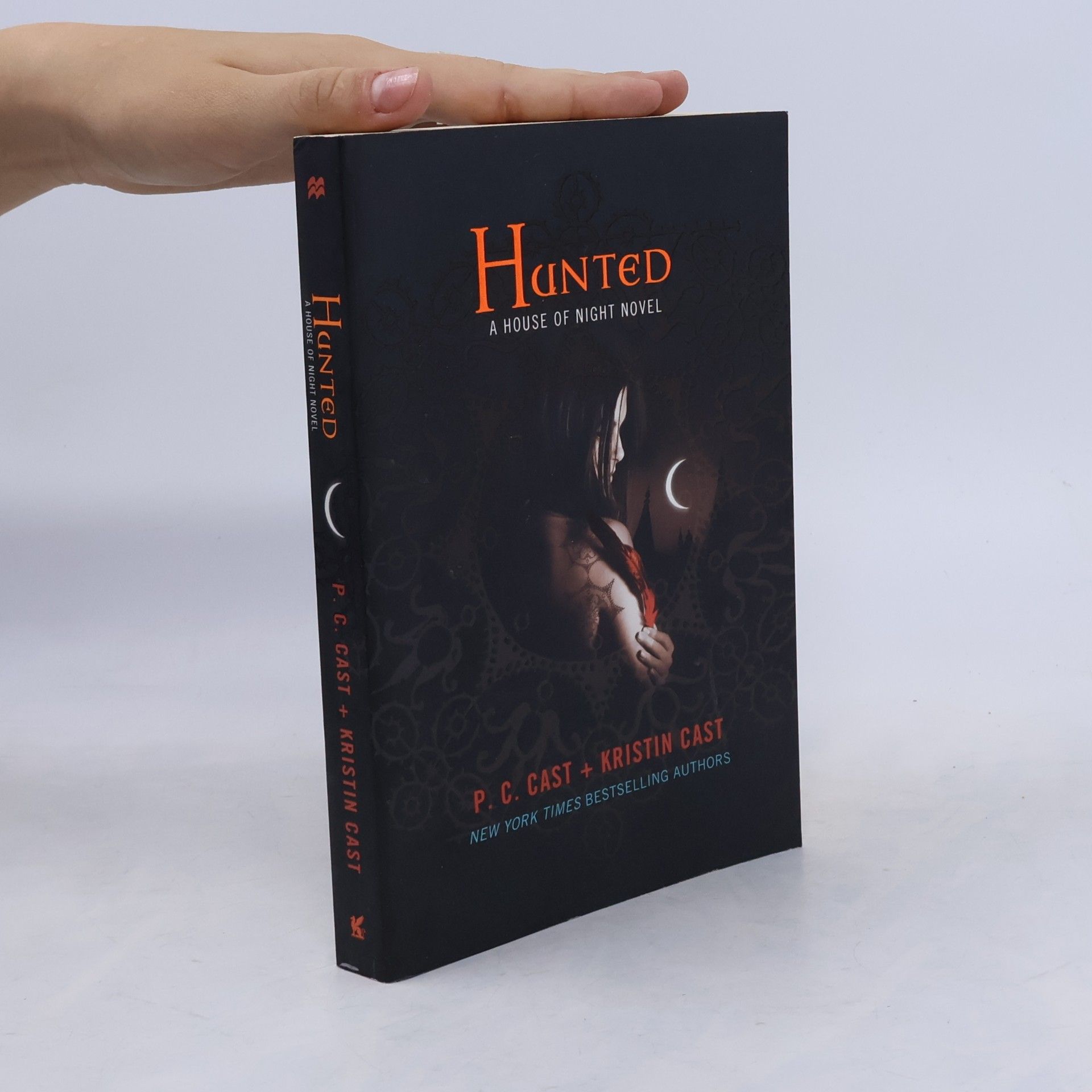 P. C. Cast House of Night 05. Hunted