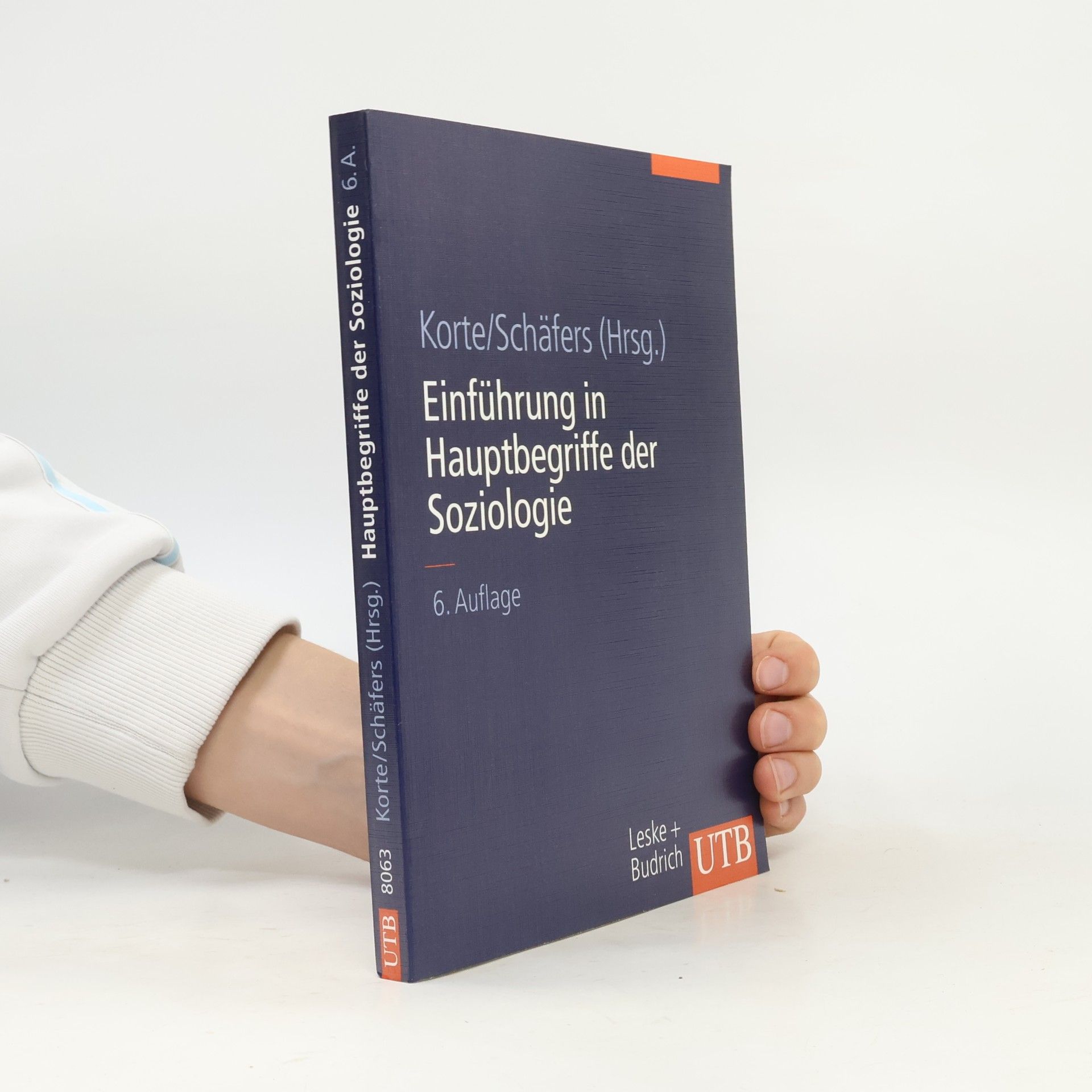 Einführung in Hauptbegriffe der Soziologie