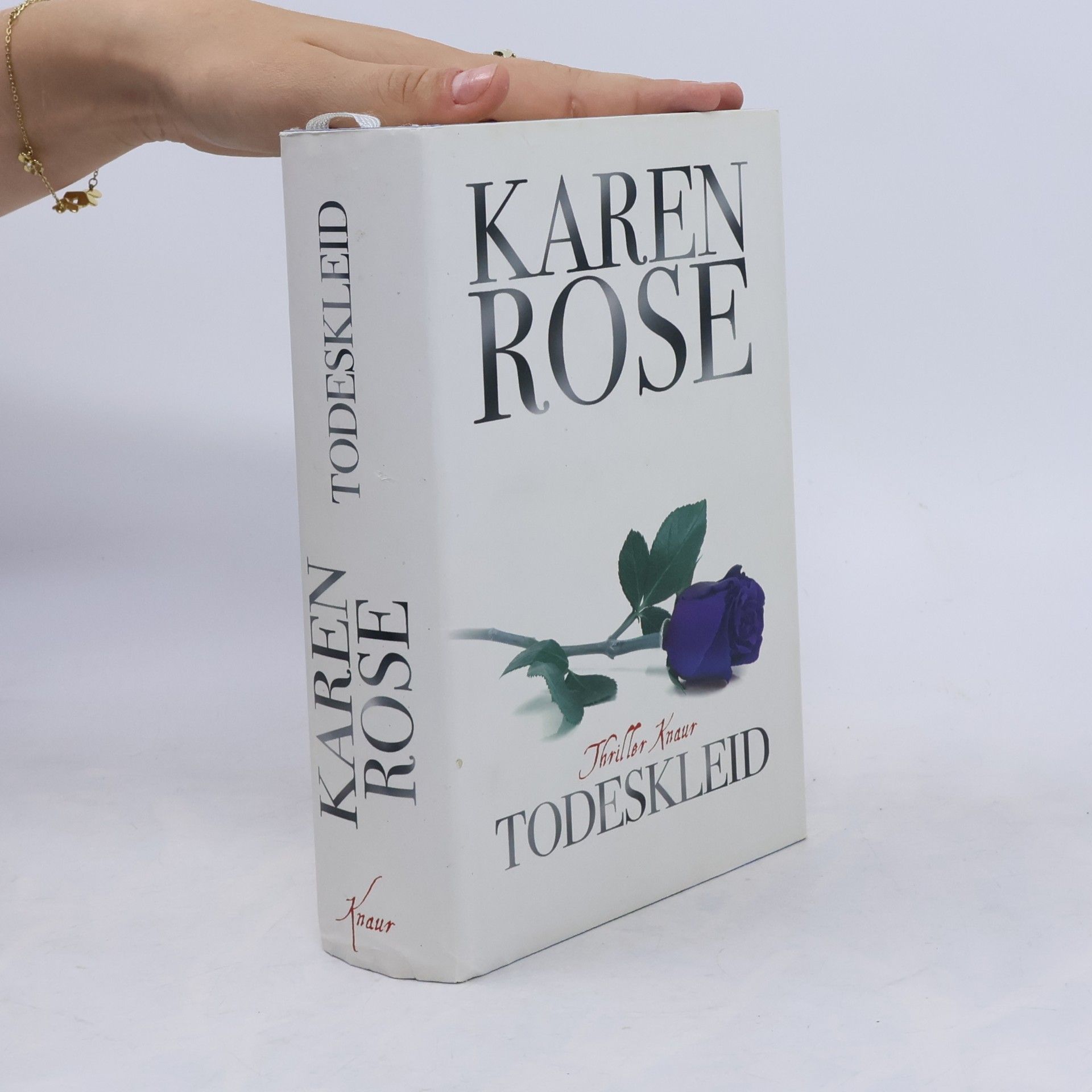 Karen Rose Todeskleid
