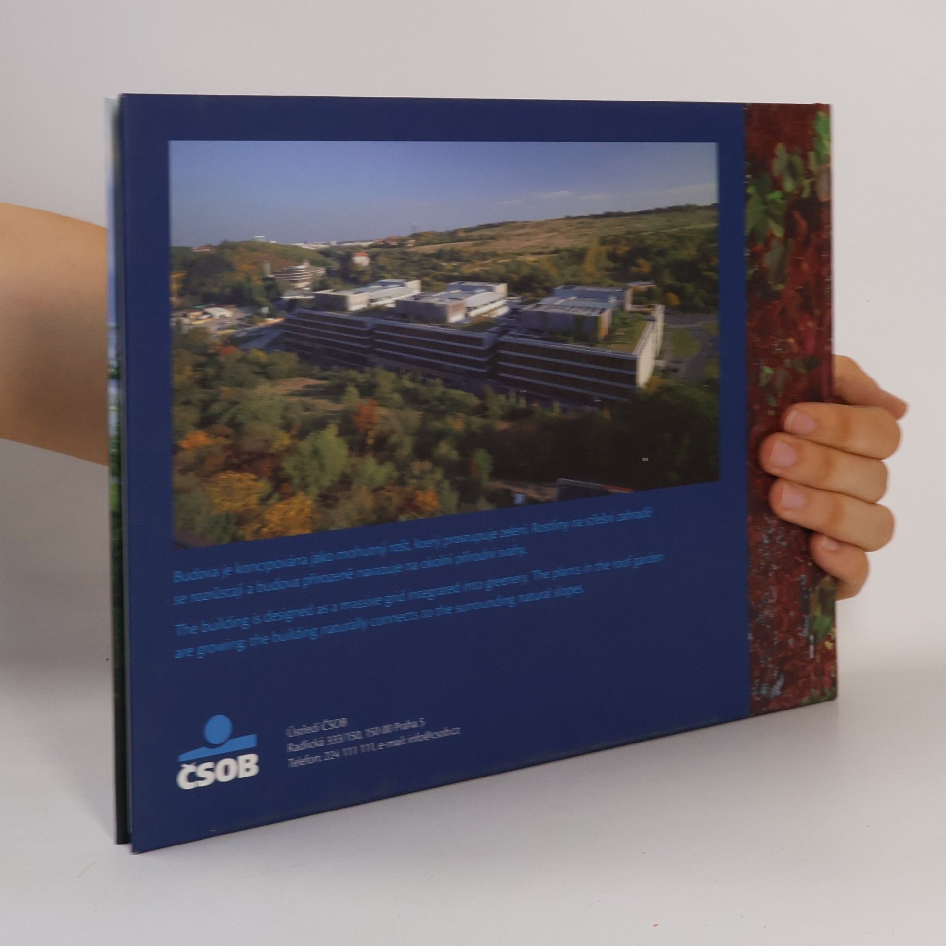 Ivana Šárová Banka se zelenou střechou / Green-roofed bank