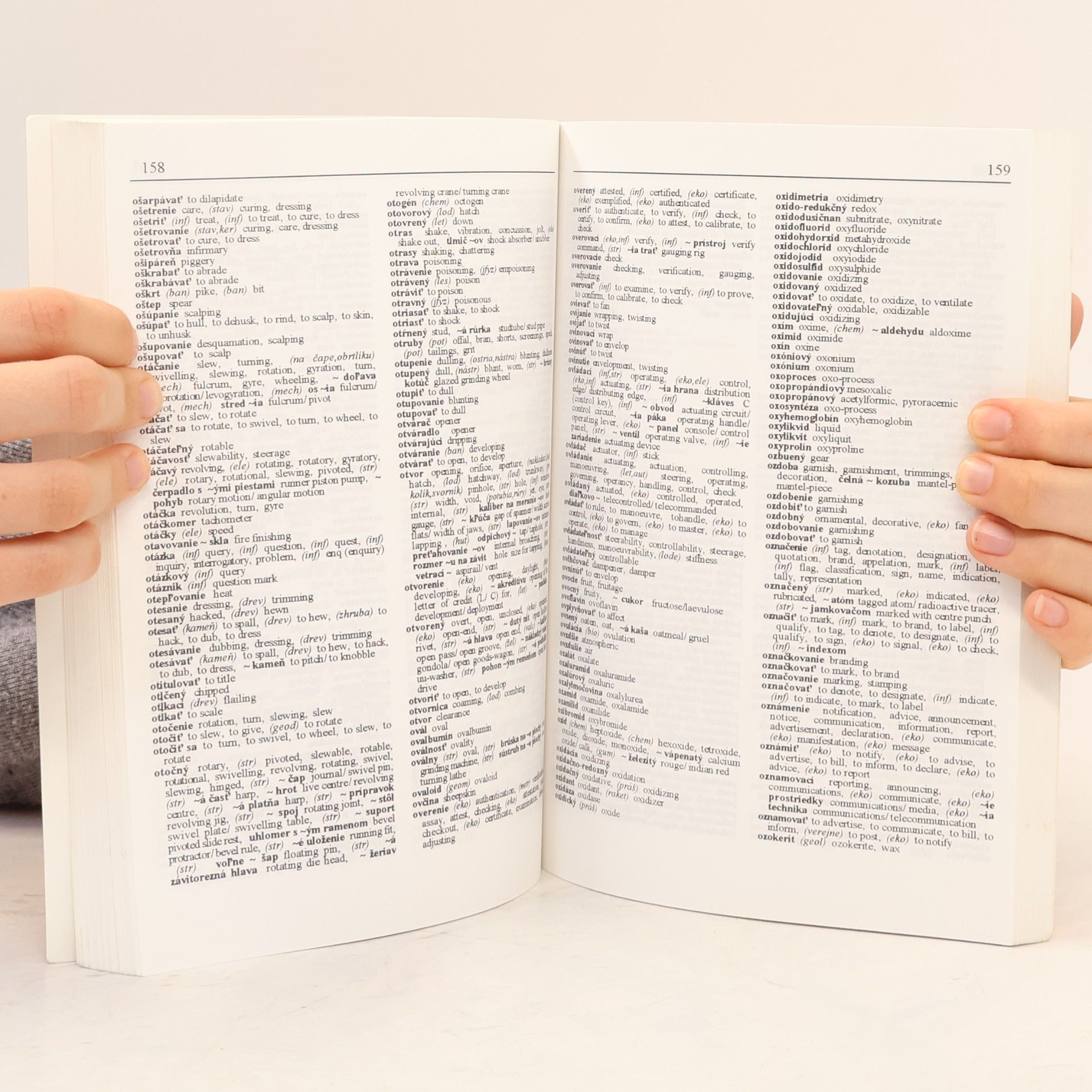 Aliberto Caforio Slovensko-anglický technický slovník = Slovak-English technical dictionary