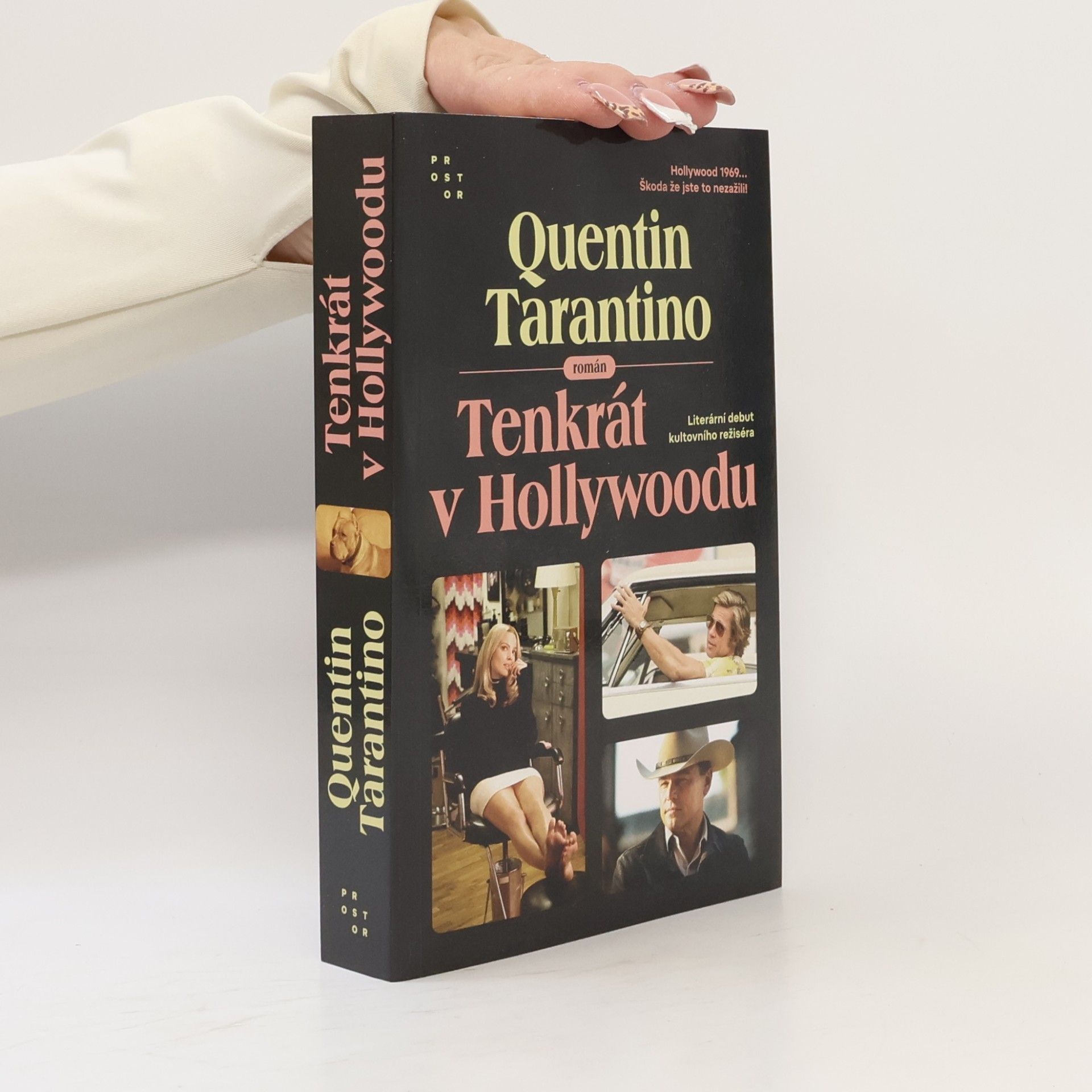 Quentin Tarantino Tenkrát v Hollywoodu : román