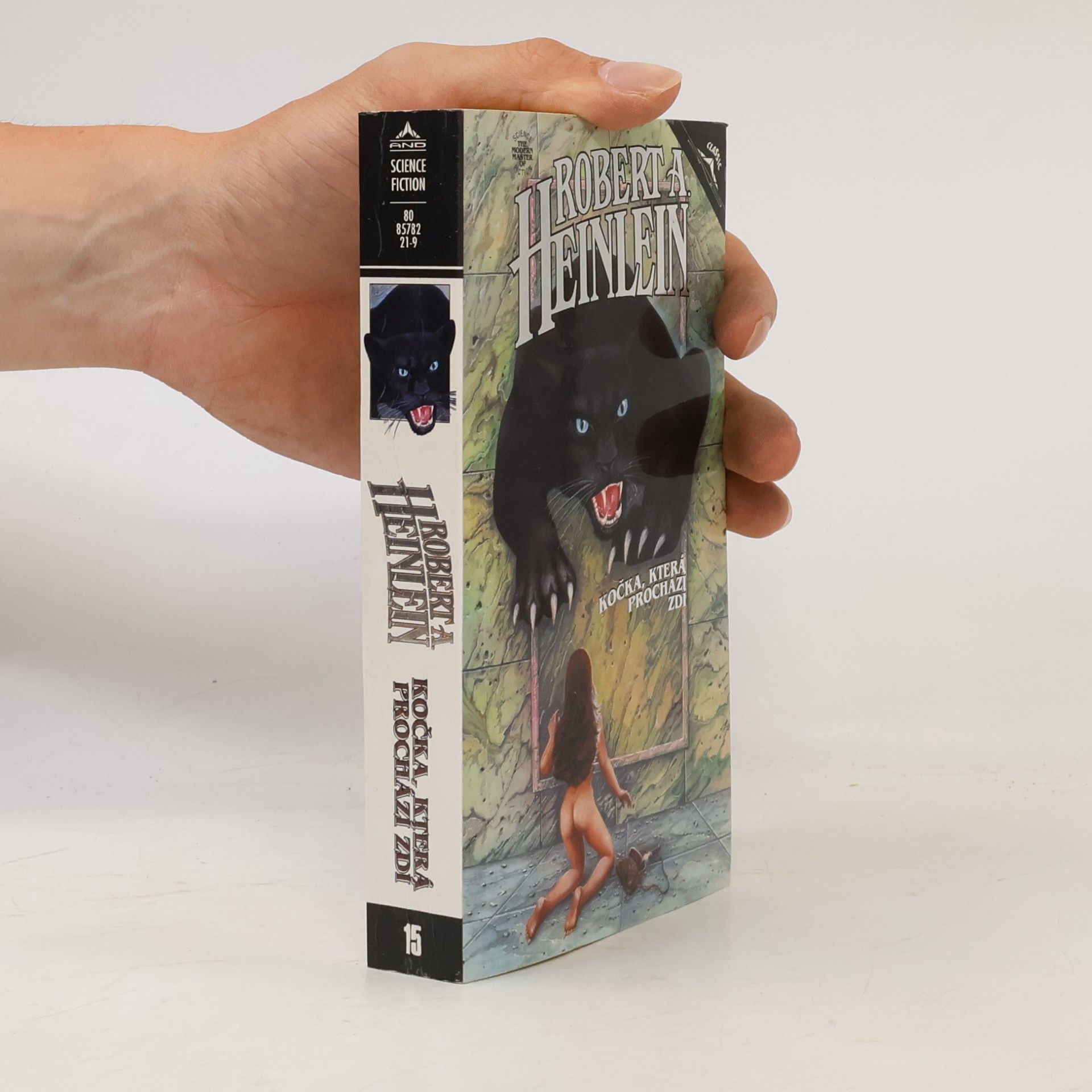 Robert A. Heinlein Kočka, která prochází zdí