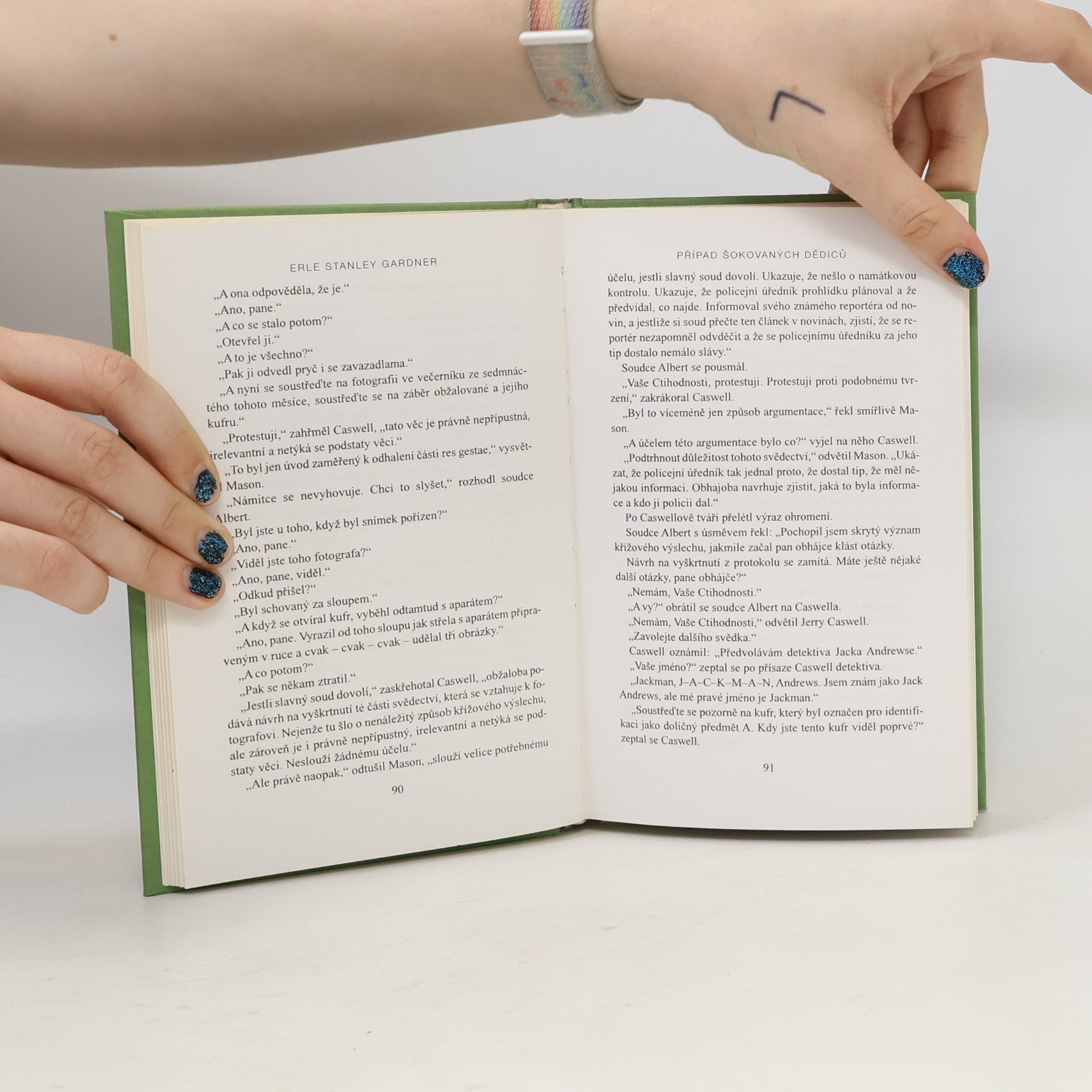 Erle Stanley Gardner Případ naříkající vlaštovky ; Případ šokovaných dědiců