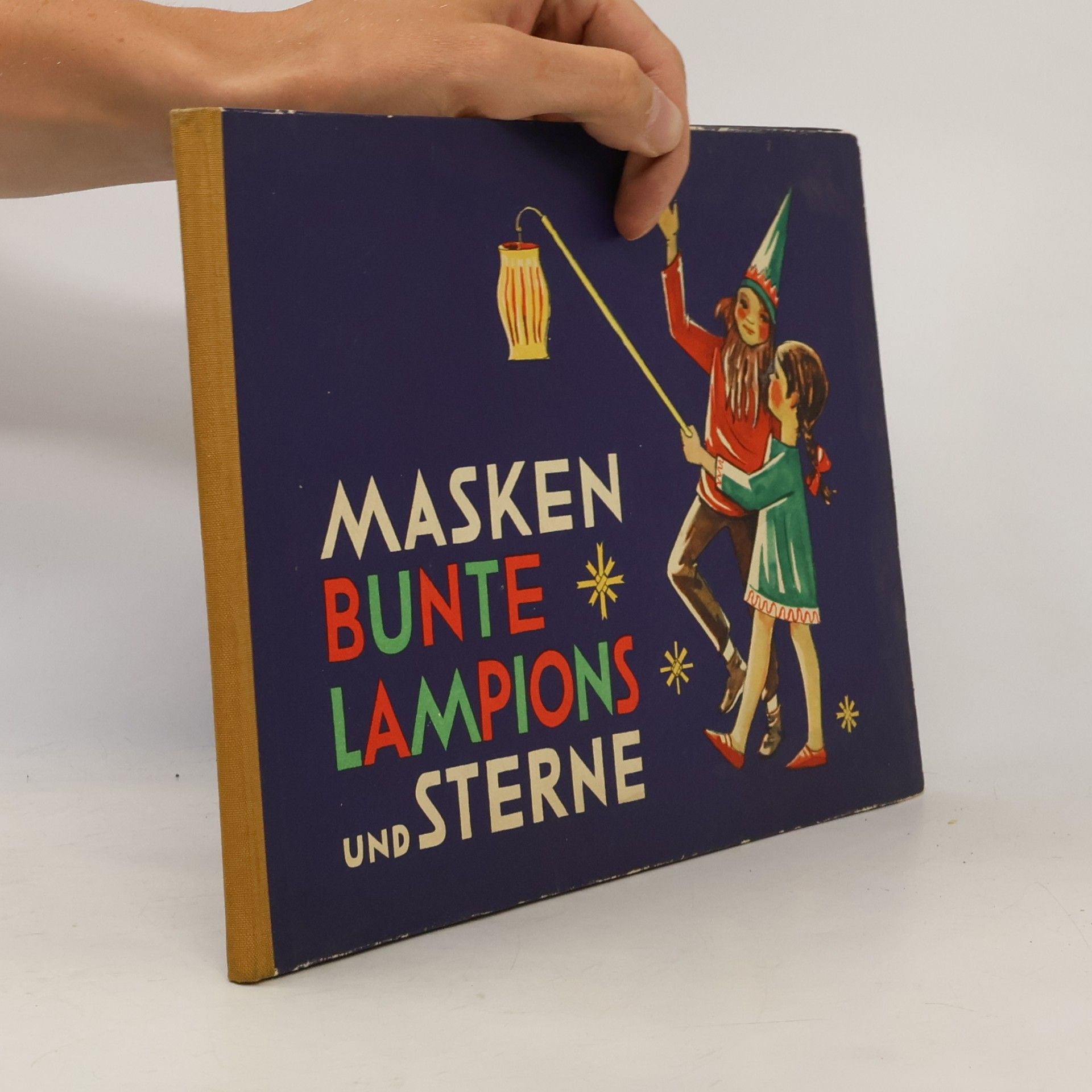 Autorenkollektiv Masken, bunte Lampions und Sterne
