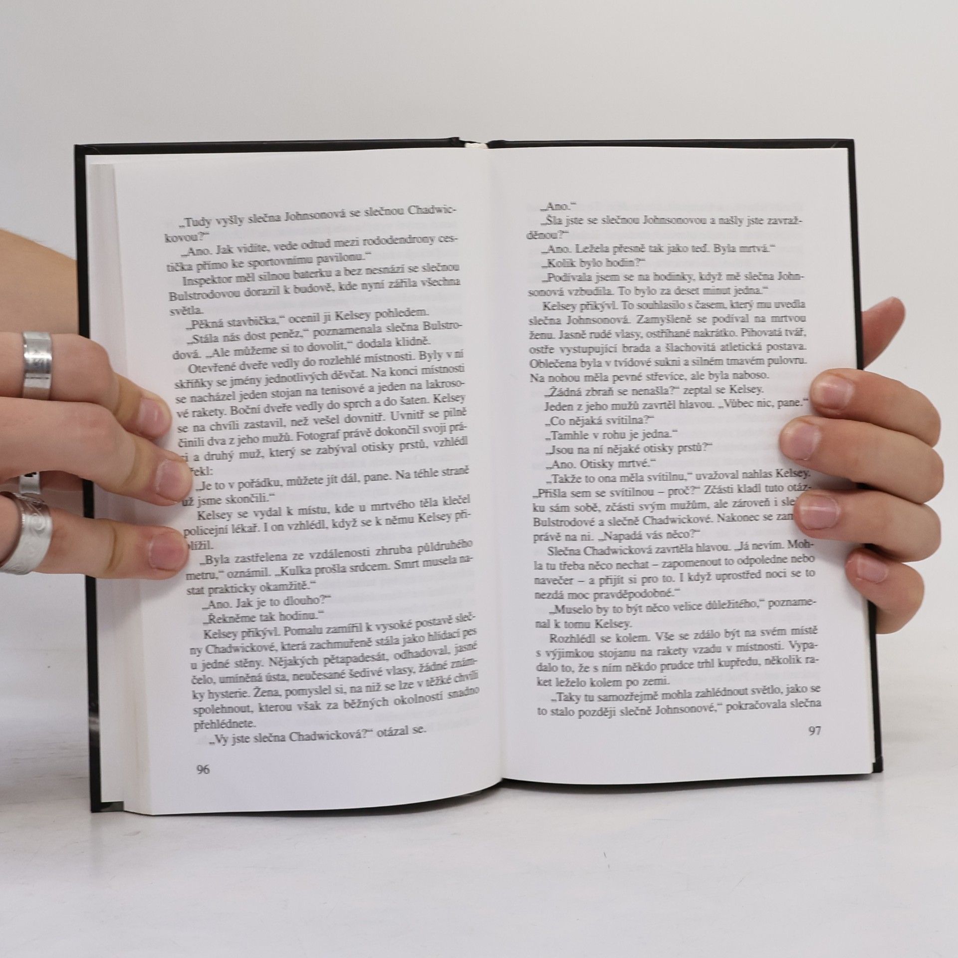 Agatha Christie Kočka mezi holuby