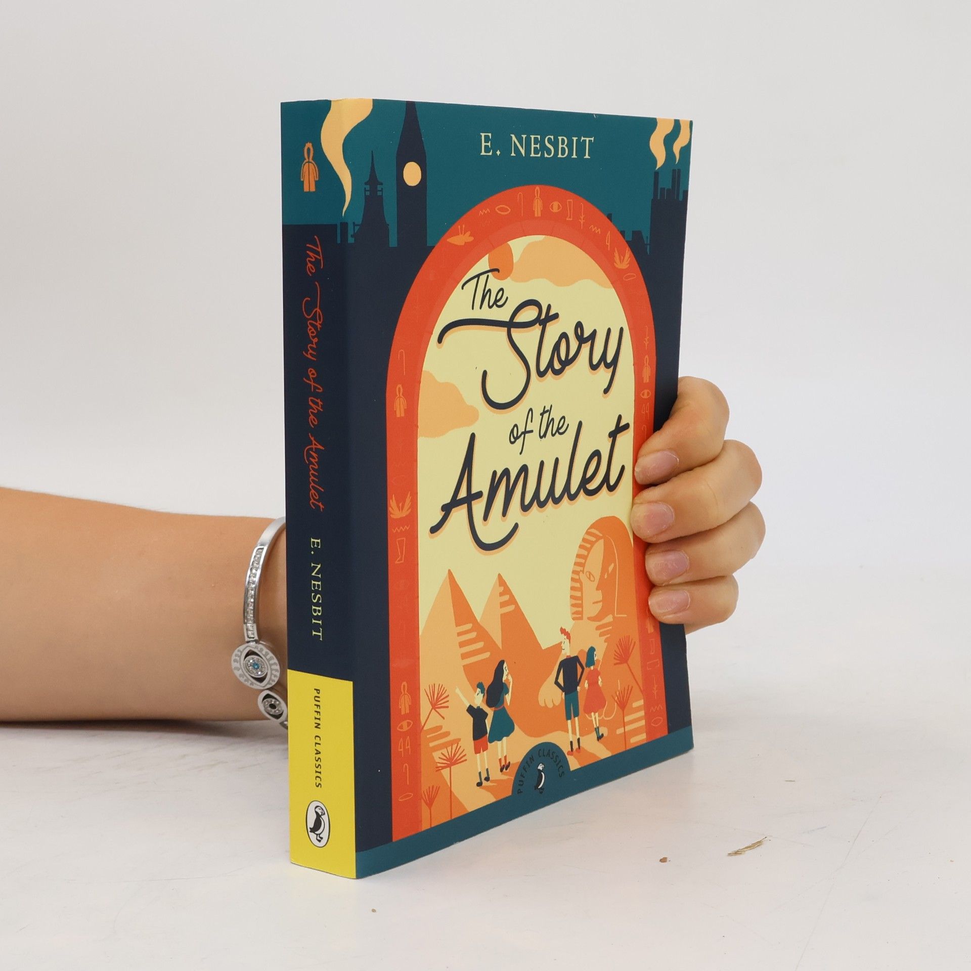 Edith Nesbit The Story of the Amulet