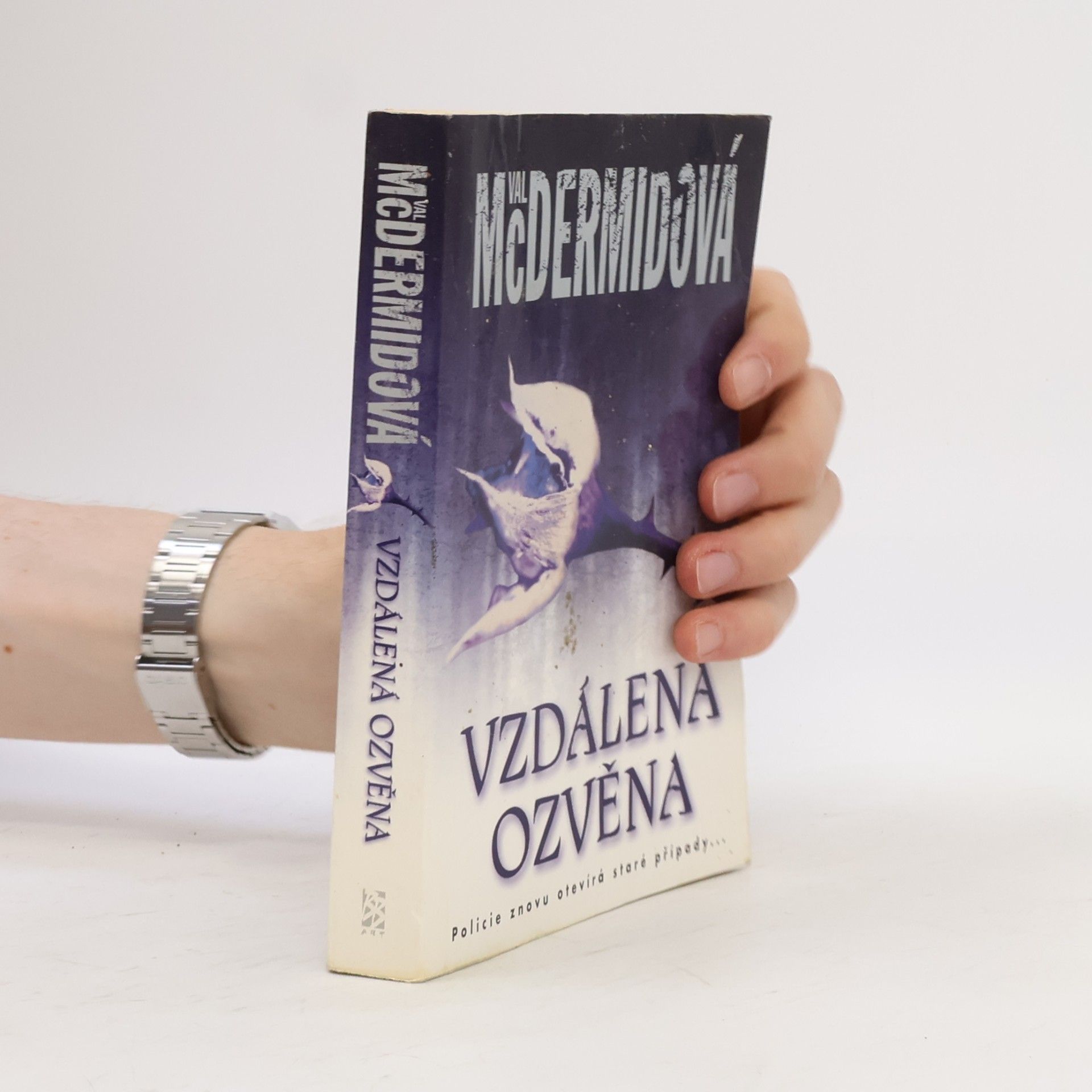 Val McDermid Vzdálená ozvěna