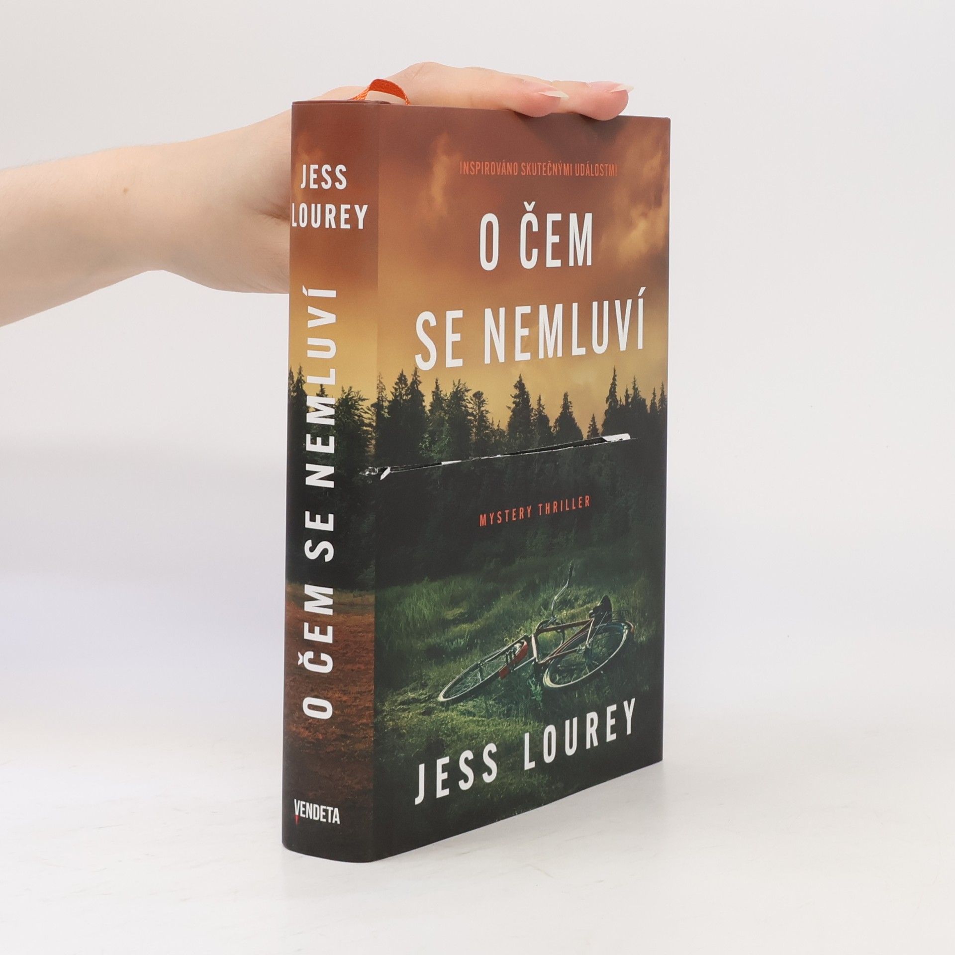 Jess Lourey O čem se nemluví