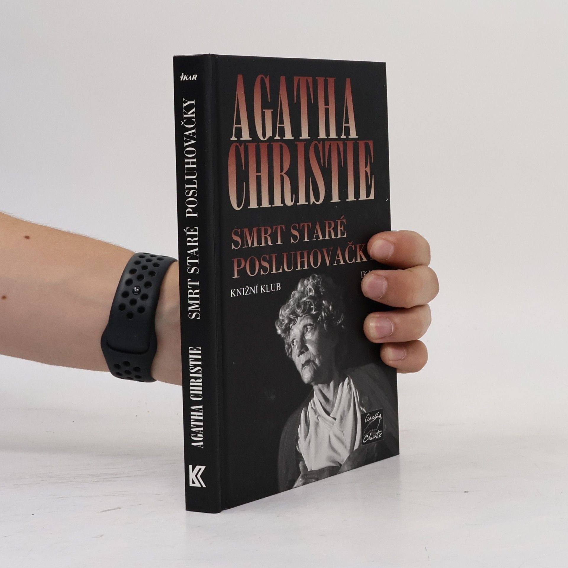 Agatha Christie Smrt staré posluhovačky