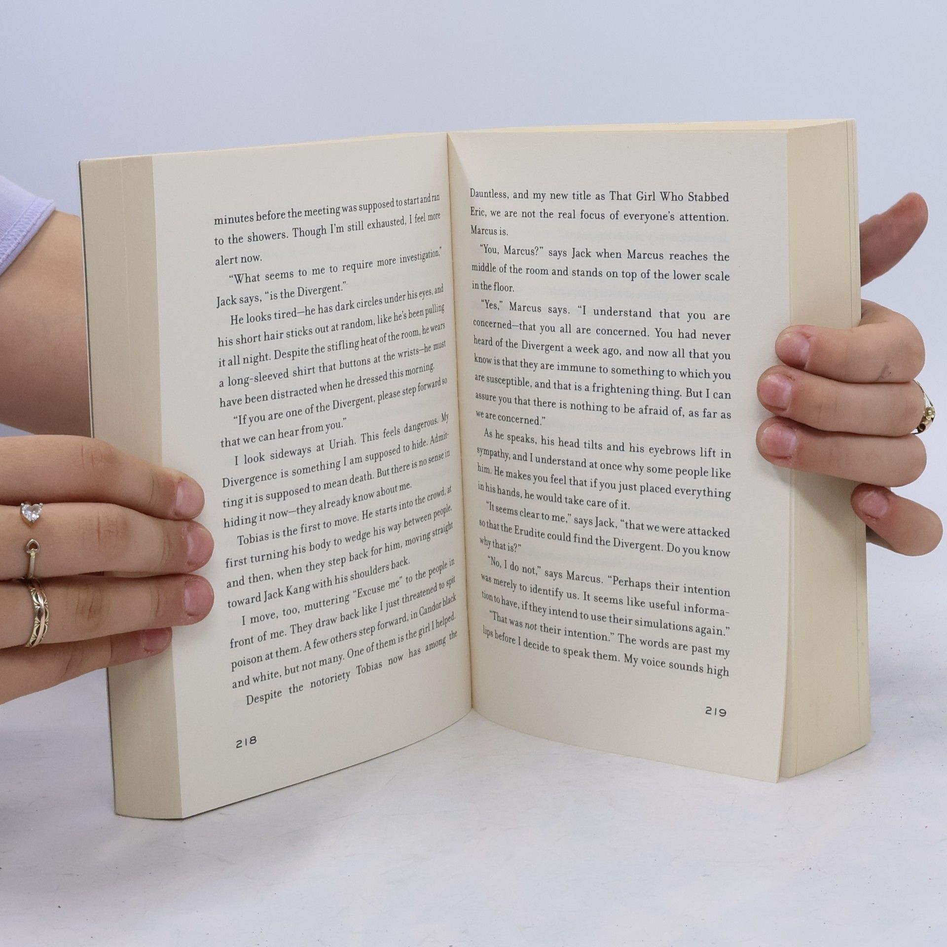 Veronica Roth Insurgent